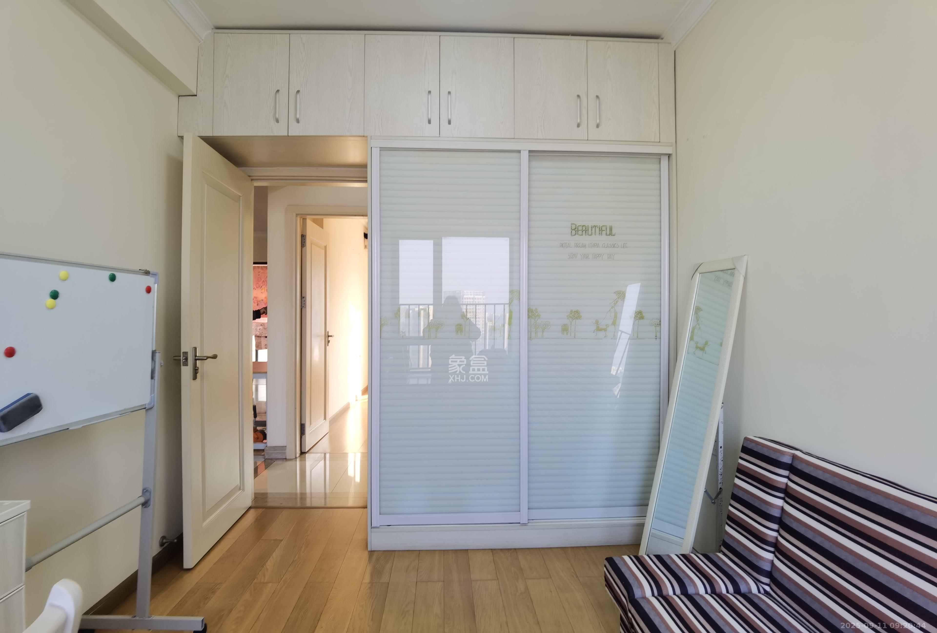 时代倾城一期 3室2厅2卫 2000.0元/月 时代倾城一期 3室2厅2卫 2000.0元/月室内图