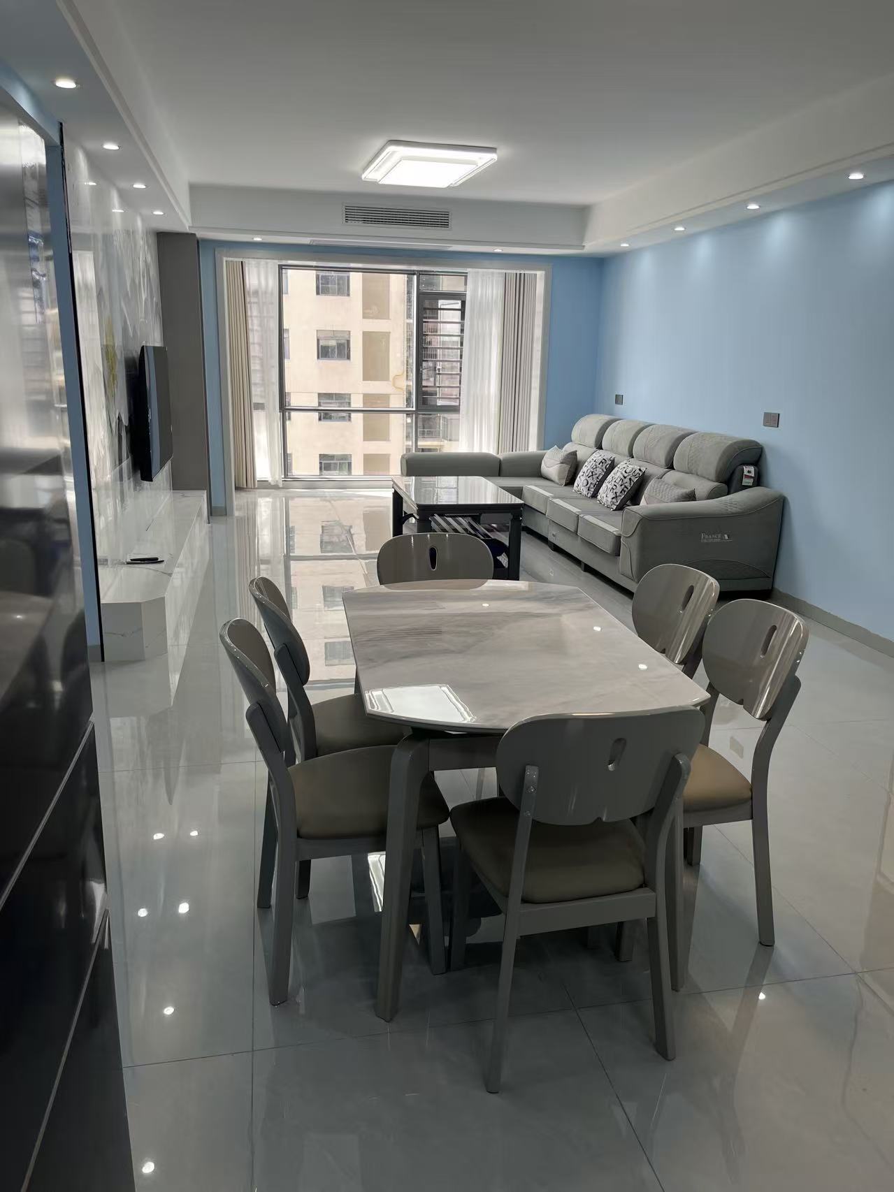 互助小区电梯房  3室0厅0卫    2200.0元/月室内图