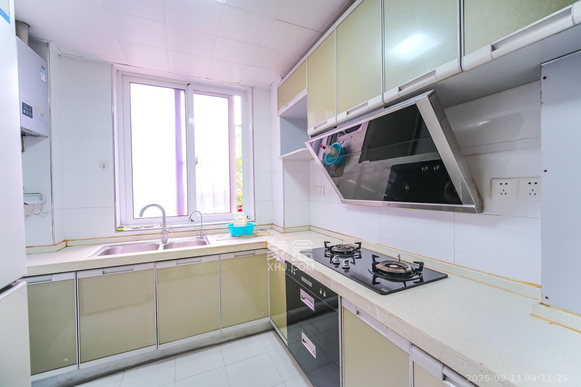 山水湾  2室2厅2卫    1600.0元/月室内图