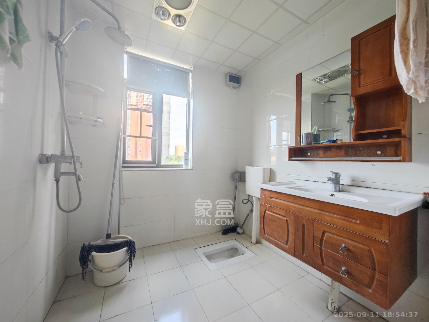 德庆水韵山城 2室2厅1卫 68.0万 德庆水韵山城 2室2厅1卫 68.0万卫生间