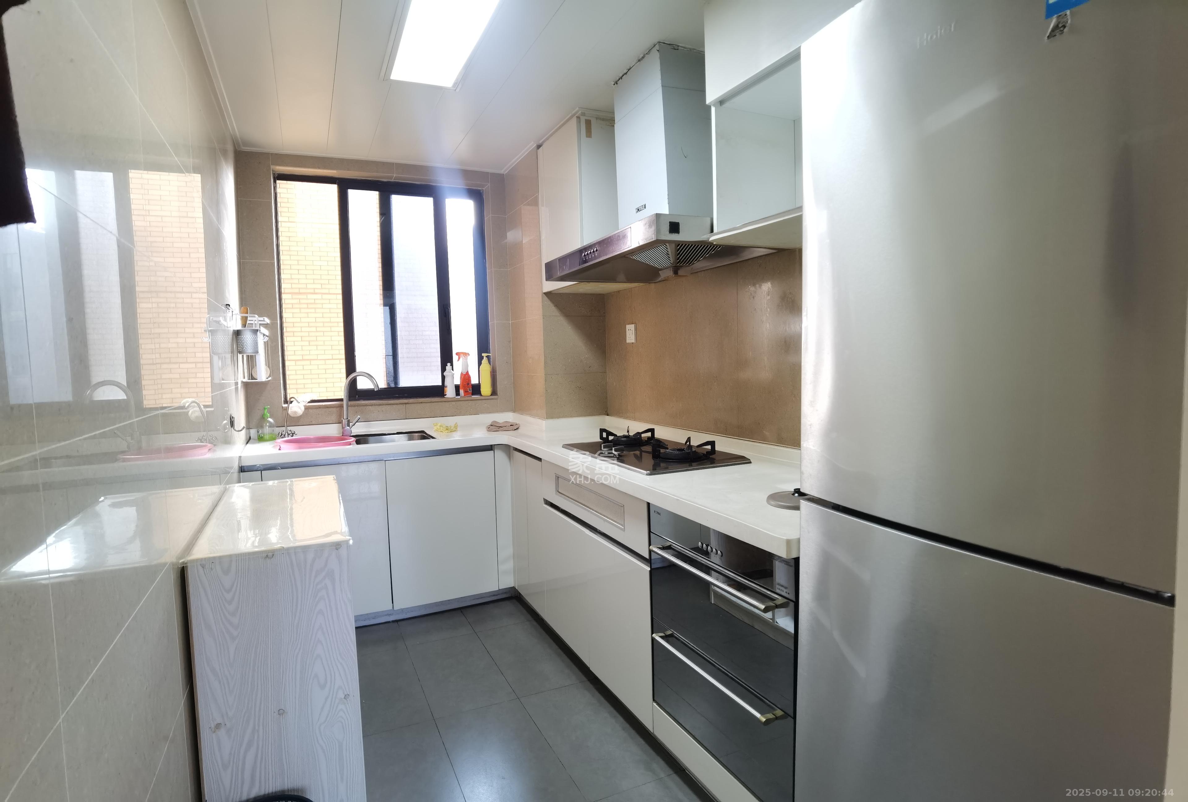 时代倾城一期 3室2厅2卫 2000.0元/月 时代倾城一期 3室2厅2卫 2000.0元/月室内图