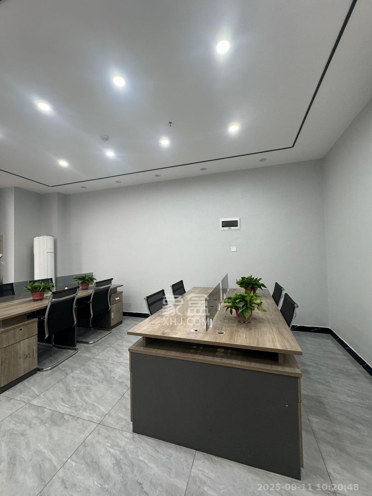 华润置地广场二期 2室1厅1卫 4500.0元/月 华润置地广场二期 2室1厅1卫 4500.0元/月室内图