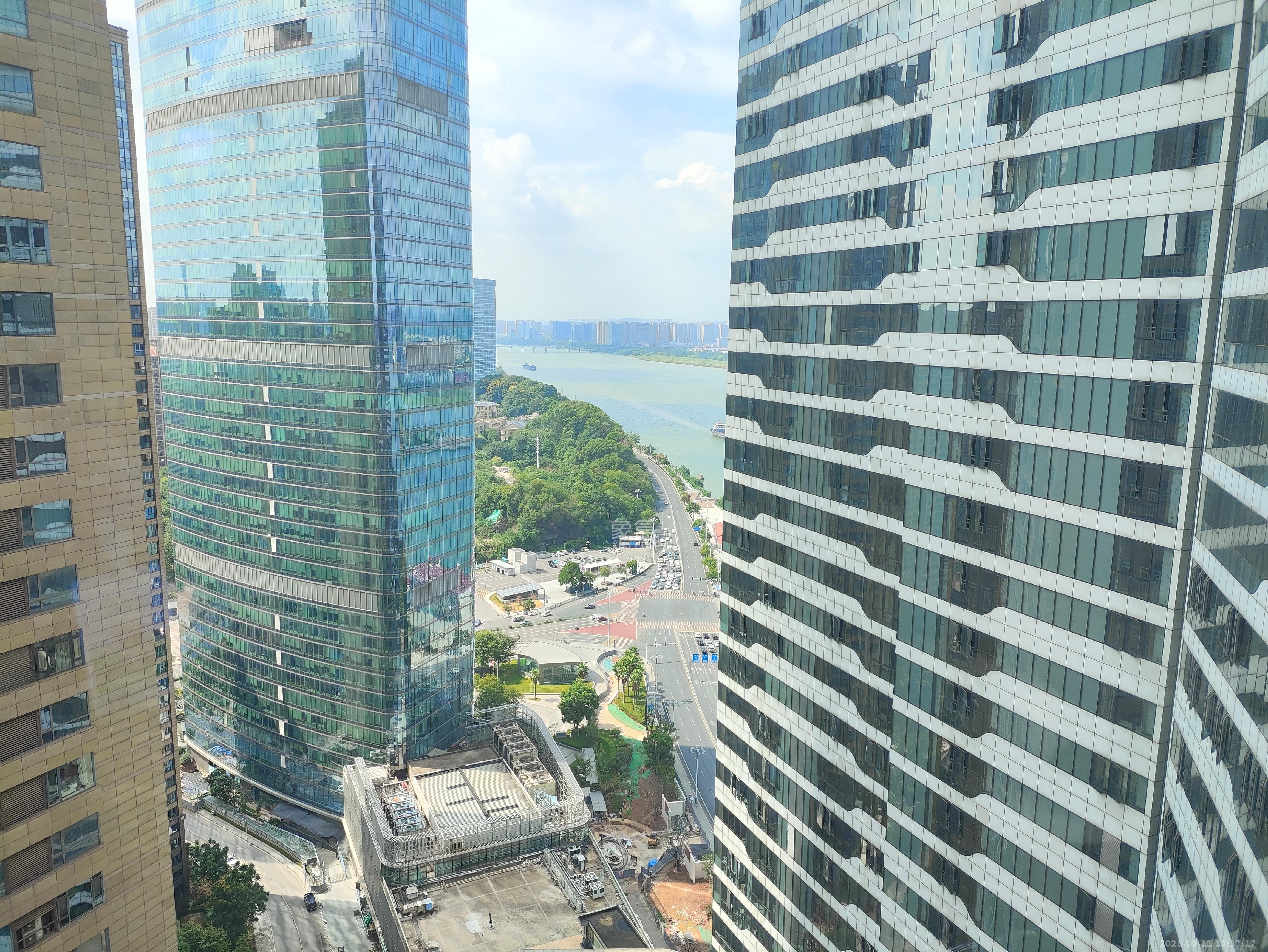 保利国际广场 1室1厅1卫 3600.0元/月 保利国际广场 1室1厅1卫 3600.0元/月室内图