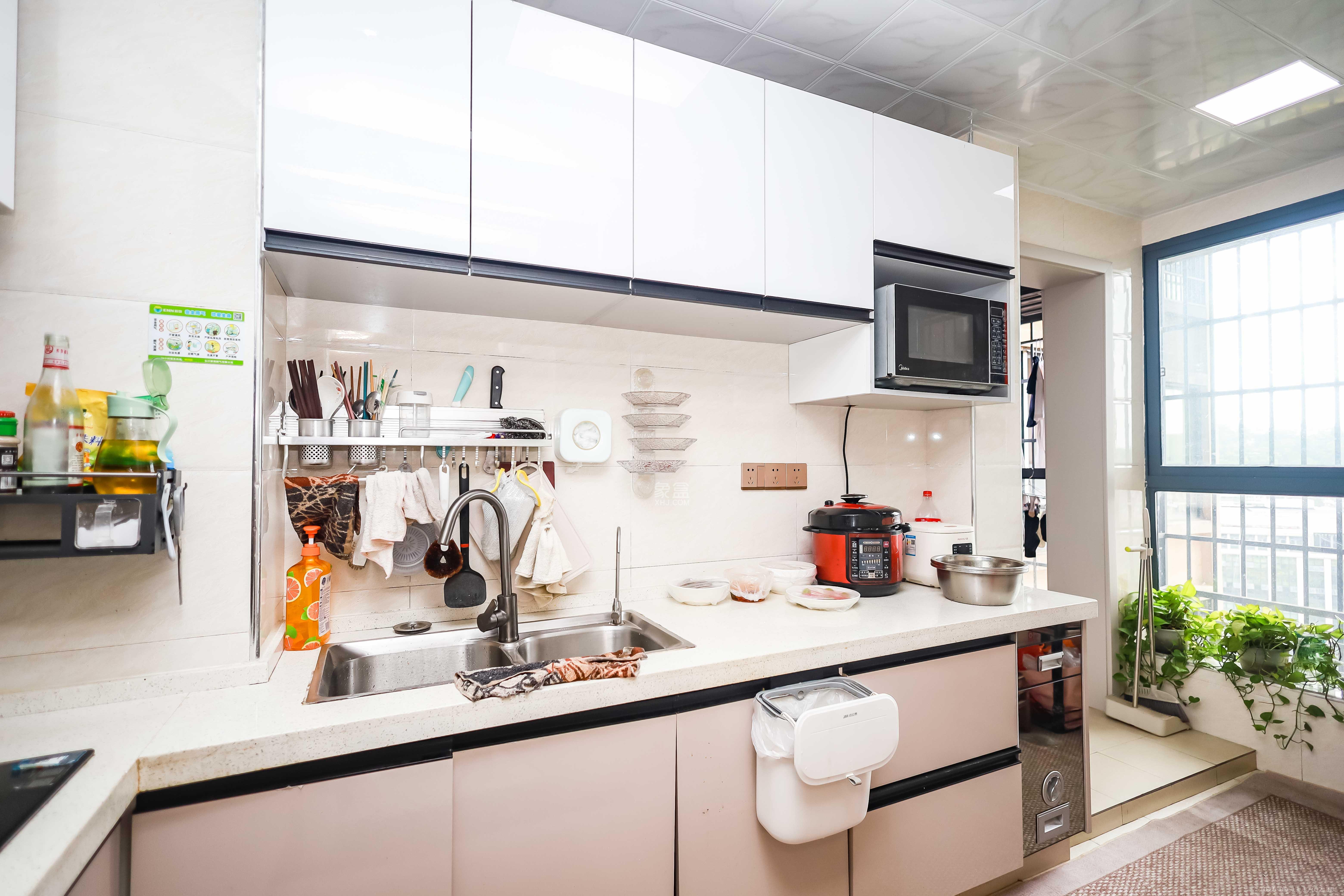 天麓尚层 3室2厅1卫 69.8万 天麓尚层 3室2厅1卫 69.8万厨房