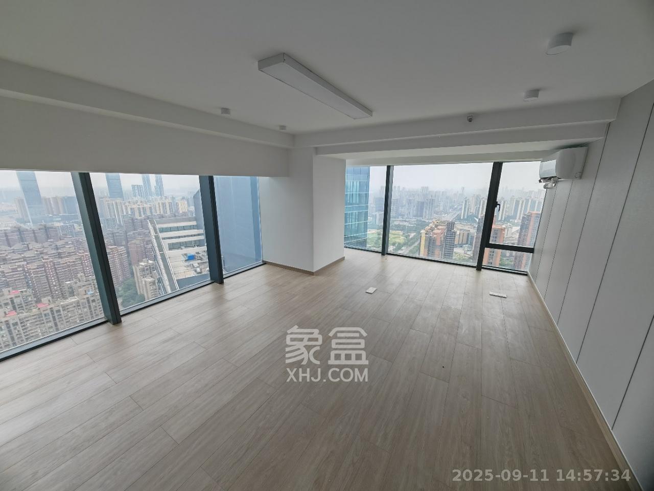 京武浪琴山三期（京武中心）  1室2厅2卫    7800.0元/月室内图