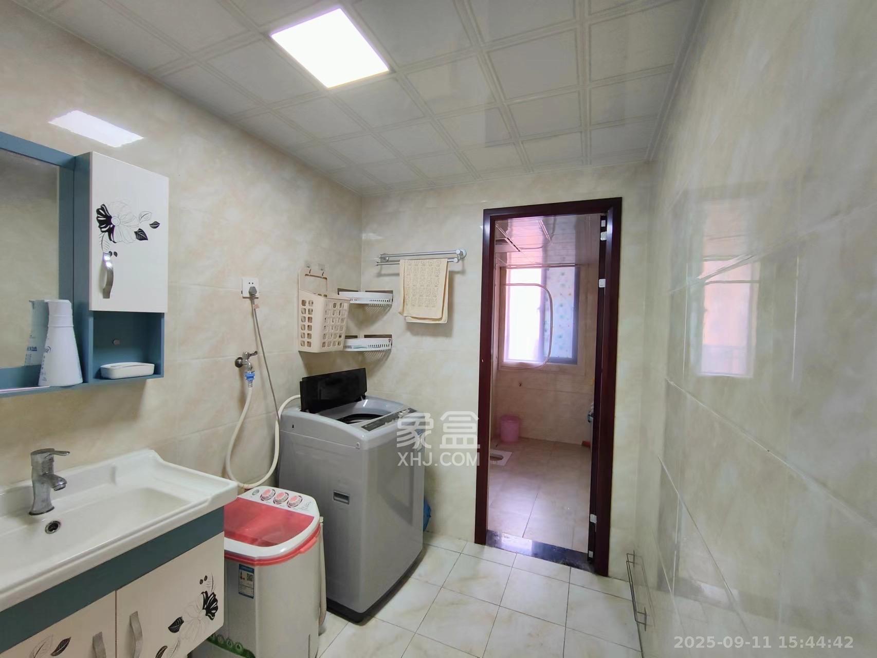 鑫远和城(一、二期)  4室2厅2卫    2600.0元/月 鑫远和城(一、二期)  4室2厅2卫    2600.0元/月室内图