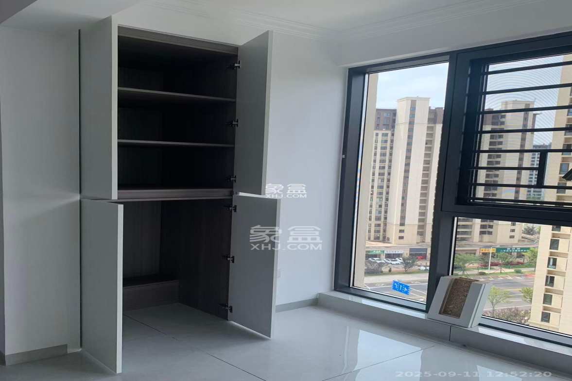 远洋红星天铂一期 4室2厅2卫 2900.0元/月 远洋红星天铂一期 4室2厅2卫 2900.0元/月室内图