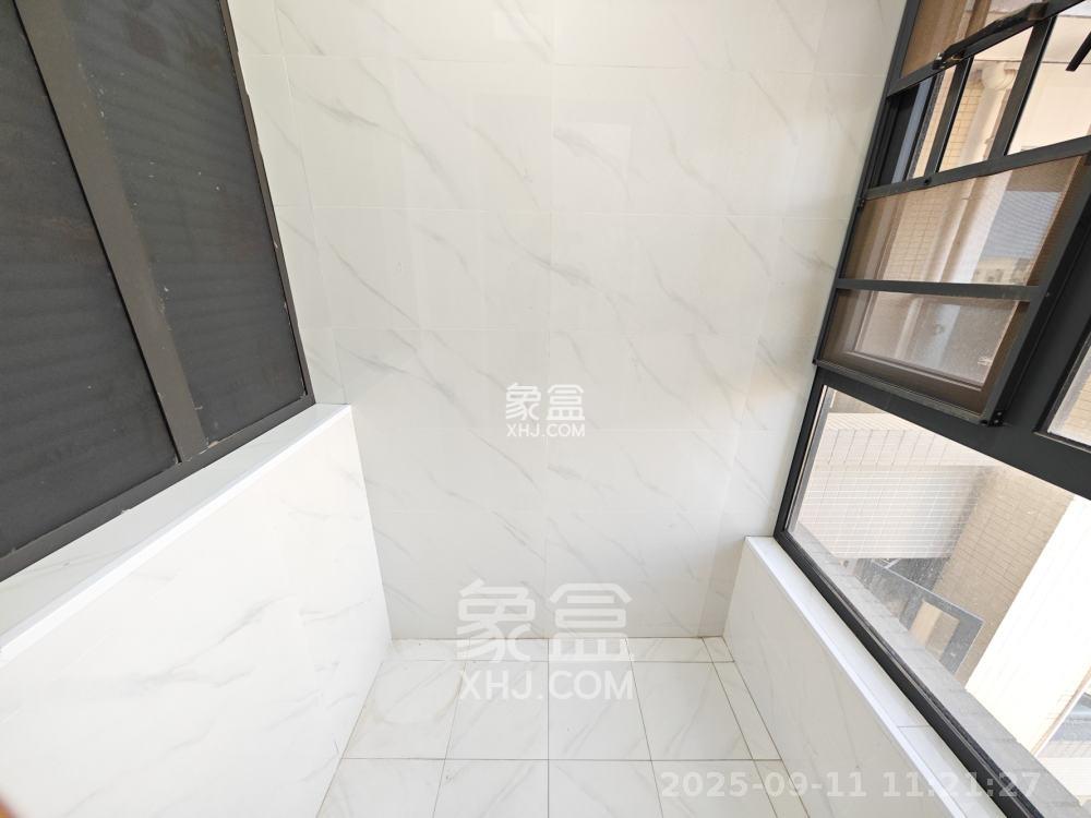 长房半岛蓝湾(观山月) 3室2厅1卫 2350.0元/月 长房半岛蓝湾(观山月) 3室2厅1卫 2350.0元/月室内图