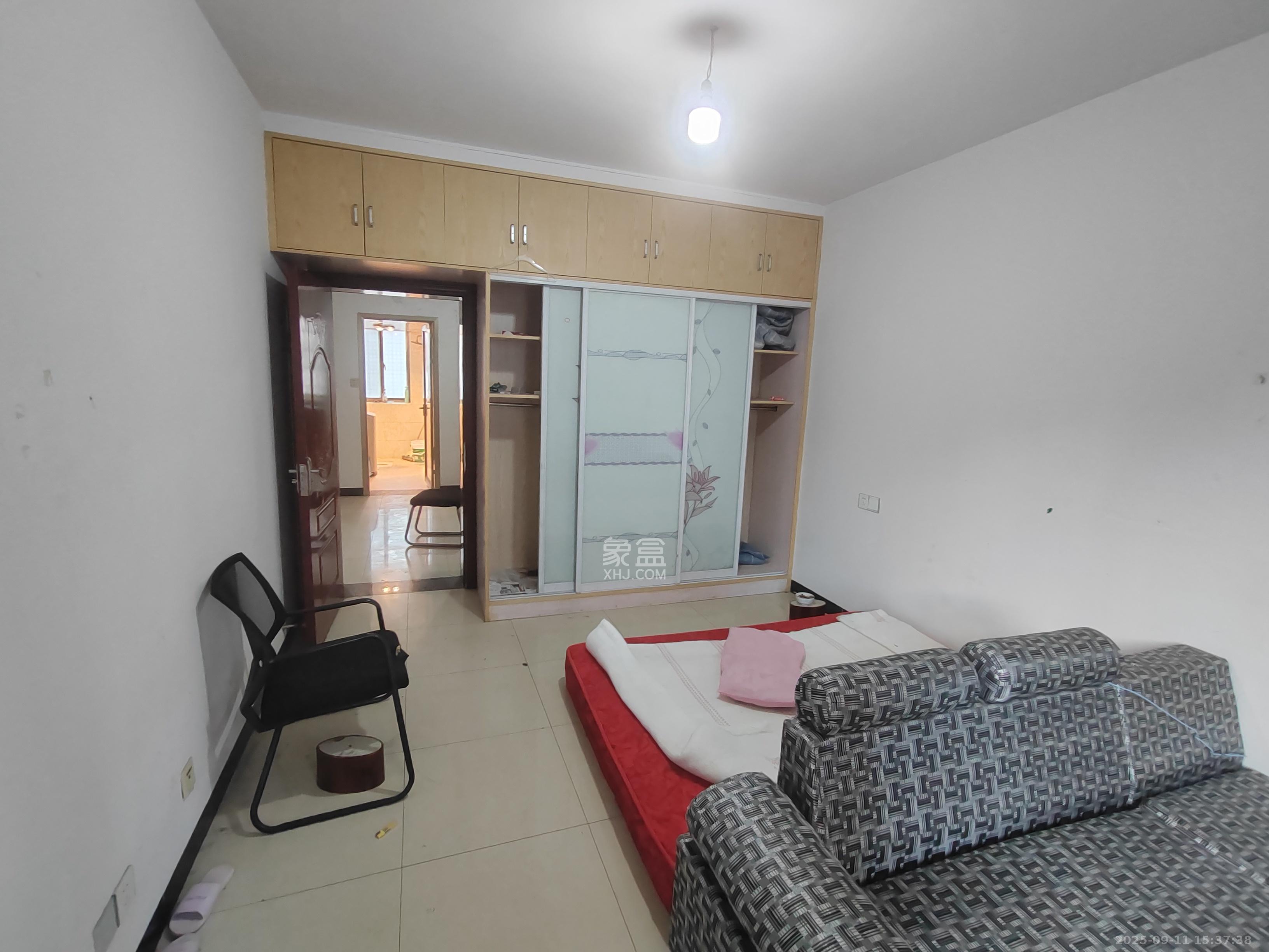 骑龙安置小区 3室1厅1卫 2000.0元/月 骑龙安置小区 3室1厅1卫 2000.0元/月室内图