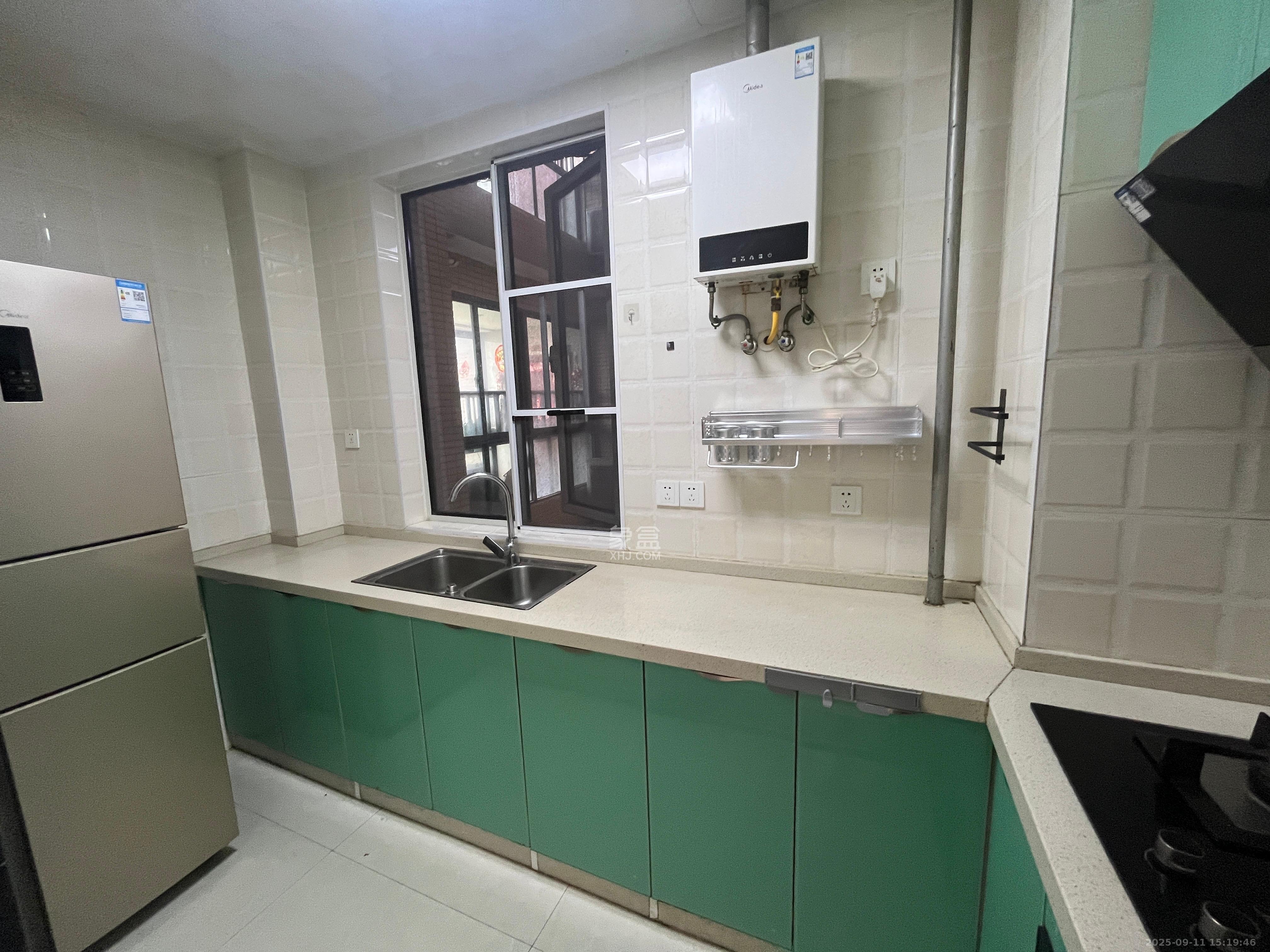 湘江雅颂居 3室2厅1卫 2600.0元/月 湘江雅颂居 3室2厅1卫 2600.0元/月室内图