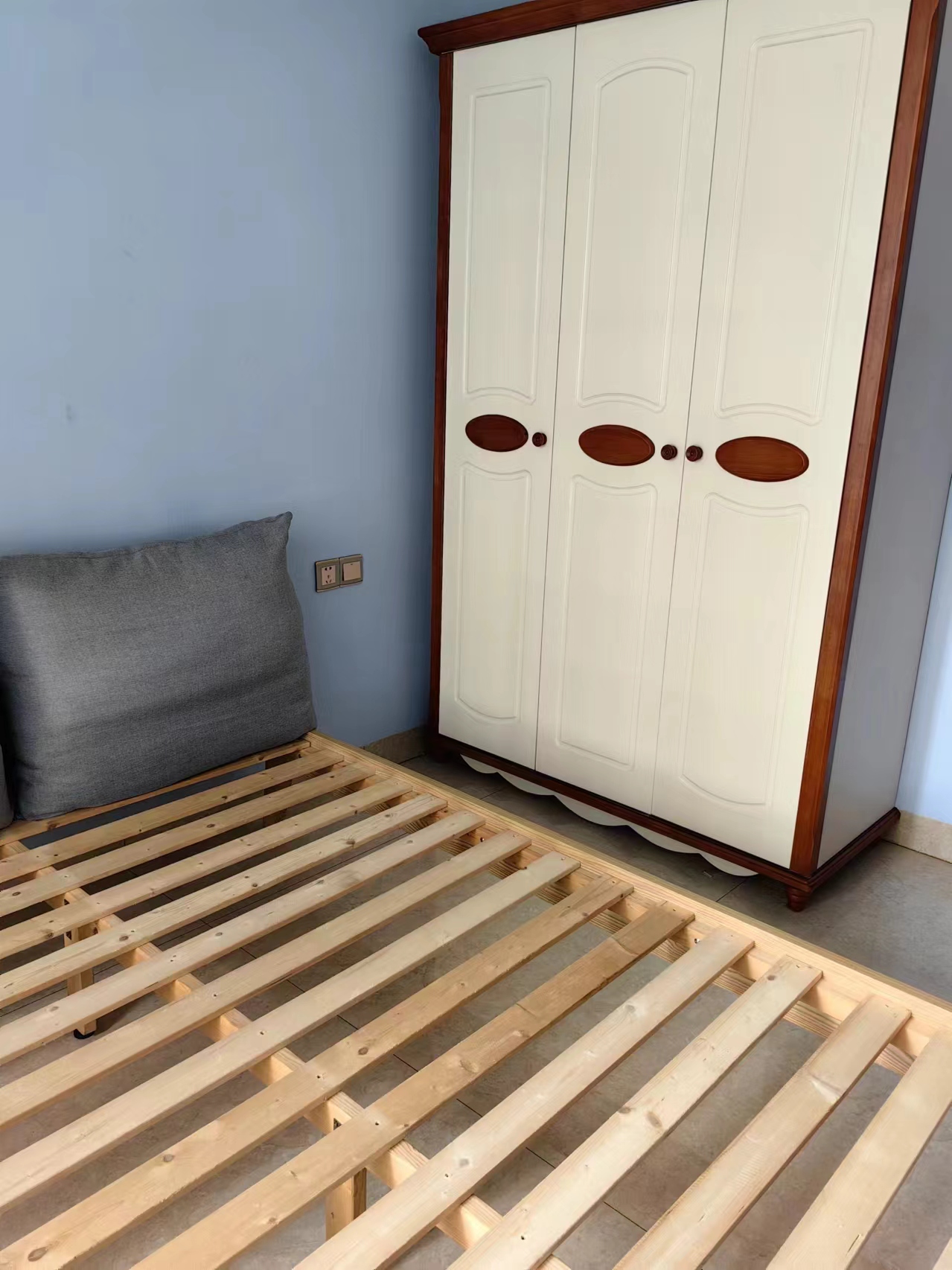 香江豪庭  4室2厅2卫    2200.0元/月室内图