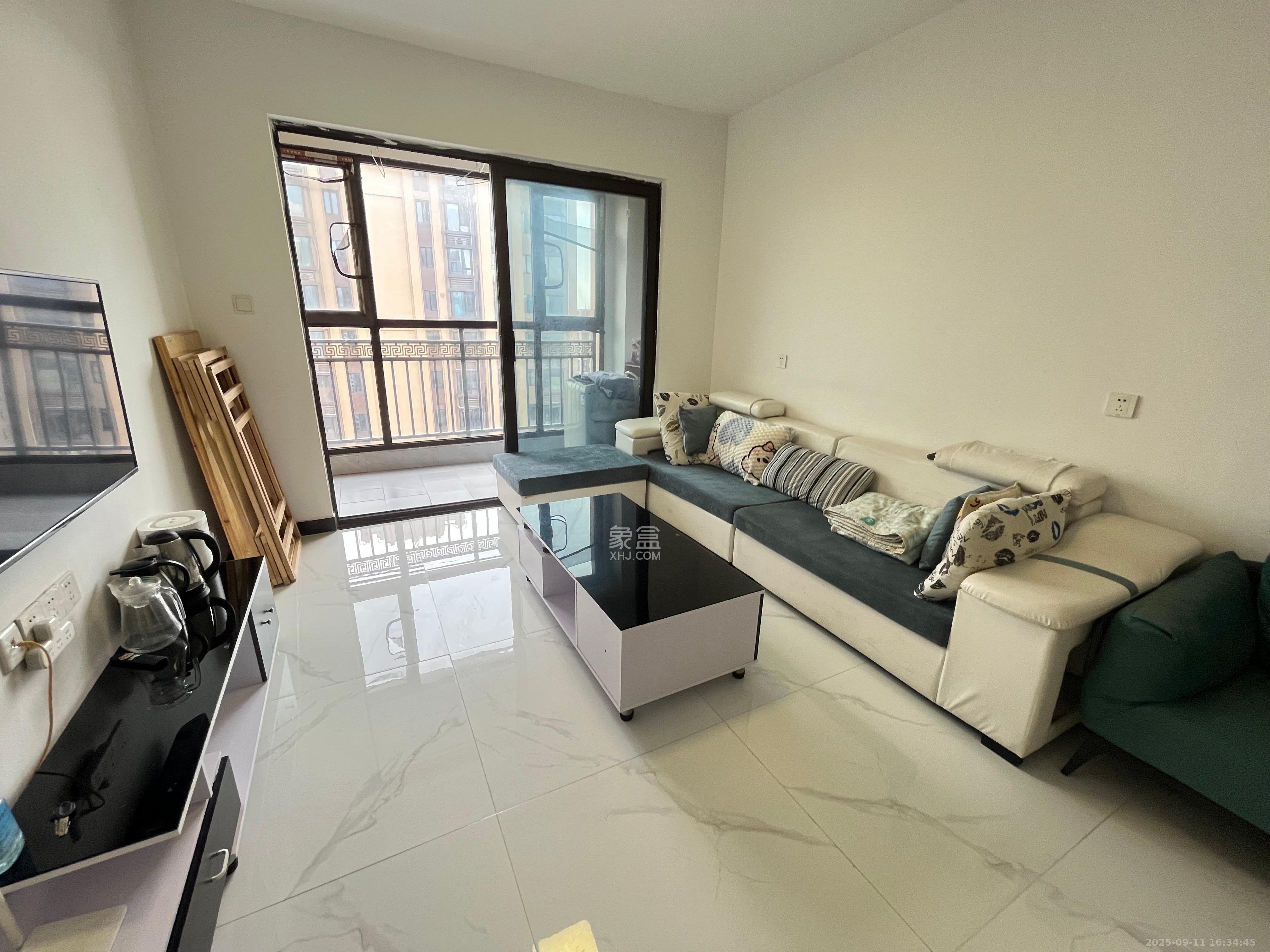 鸿邦国际城 3室2厅1卫 1700.0元/月 鸿邦国际城 3室2厅1卫 1700.0元/月室内图