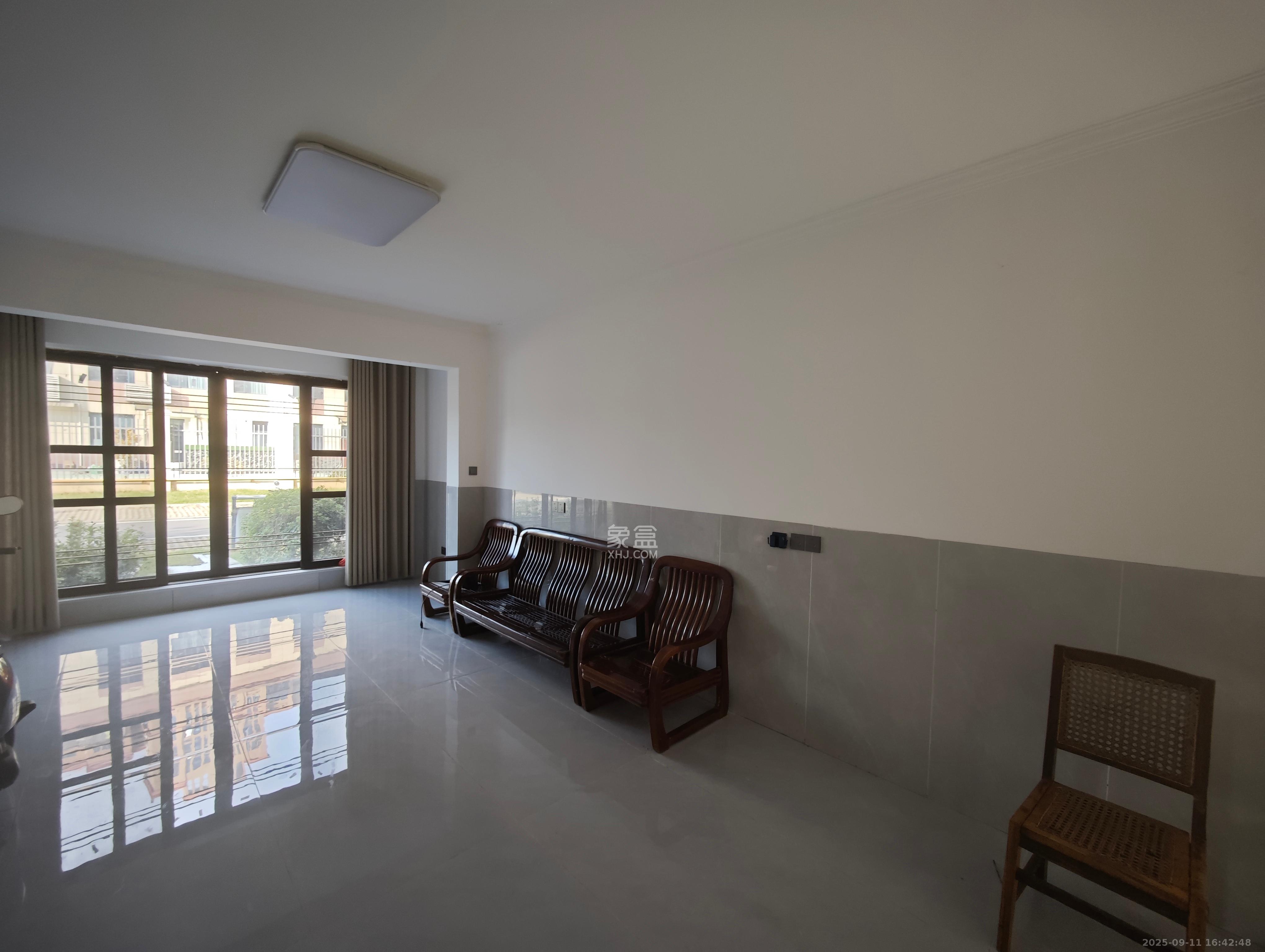 天悦和苑二期 3室2厅2卫 2100.0元/月 天悦和苑二期 3室2厅2卫 2100.0元/月室内图