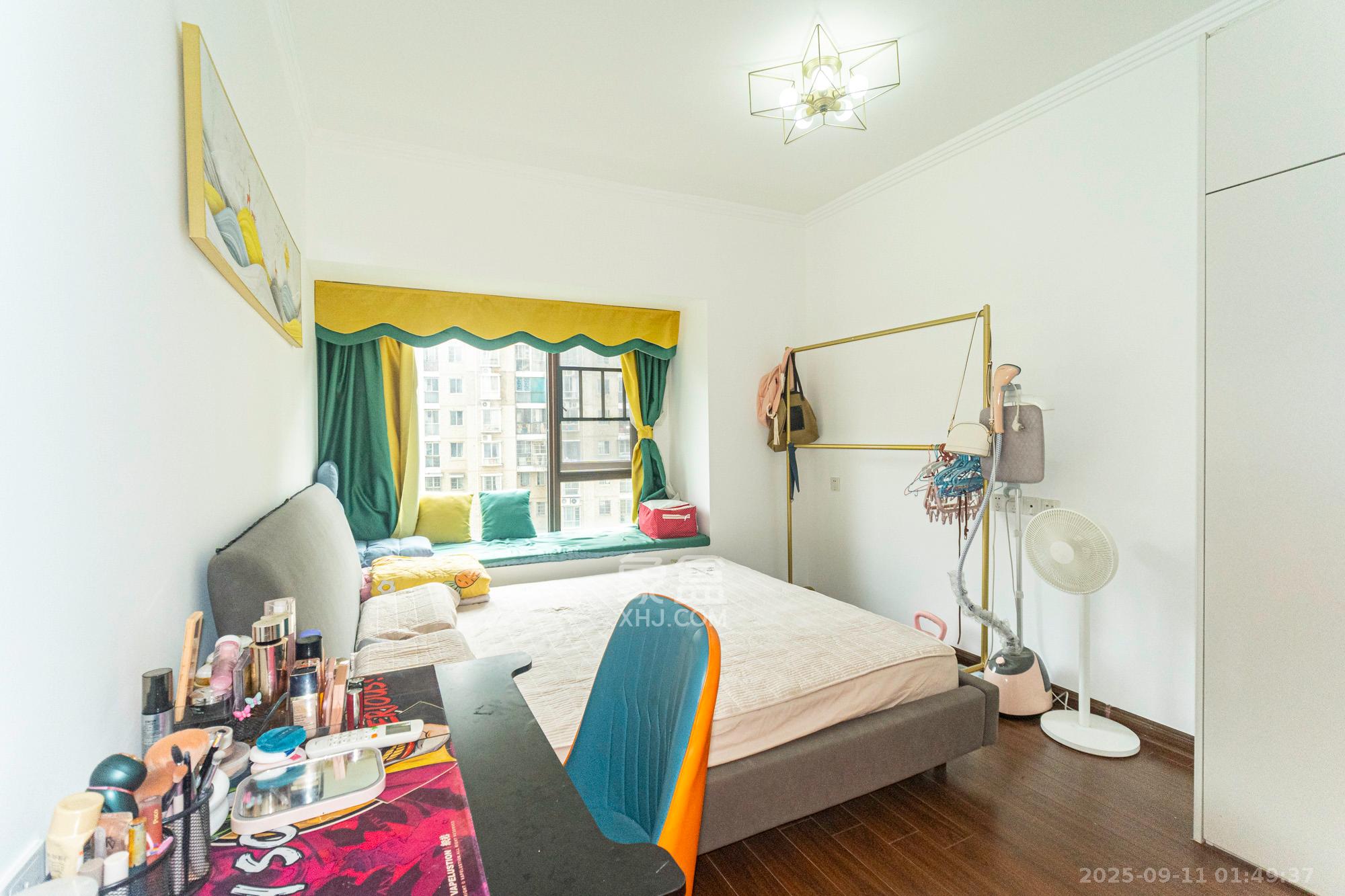 碧桂园中央花园 3室2厅2卫 85.0万 碧桂园中央花园 3室2厅2卫 85.0万卧室