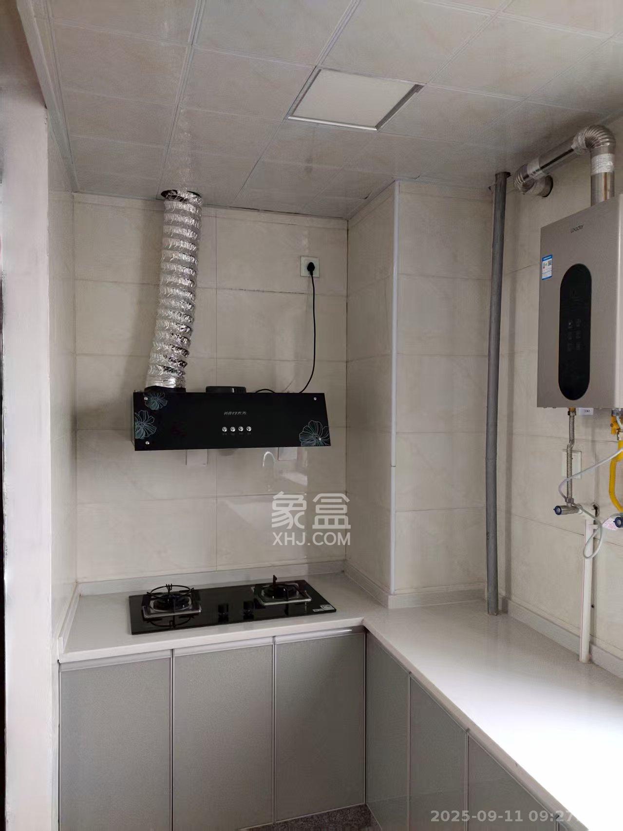 百纳广场（百纳公寓）  2室2厅1卫    2500.0元/月室内图