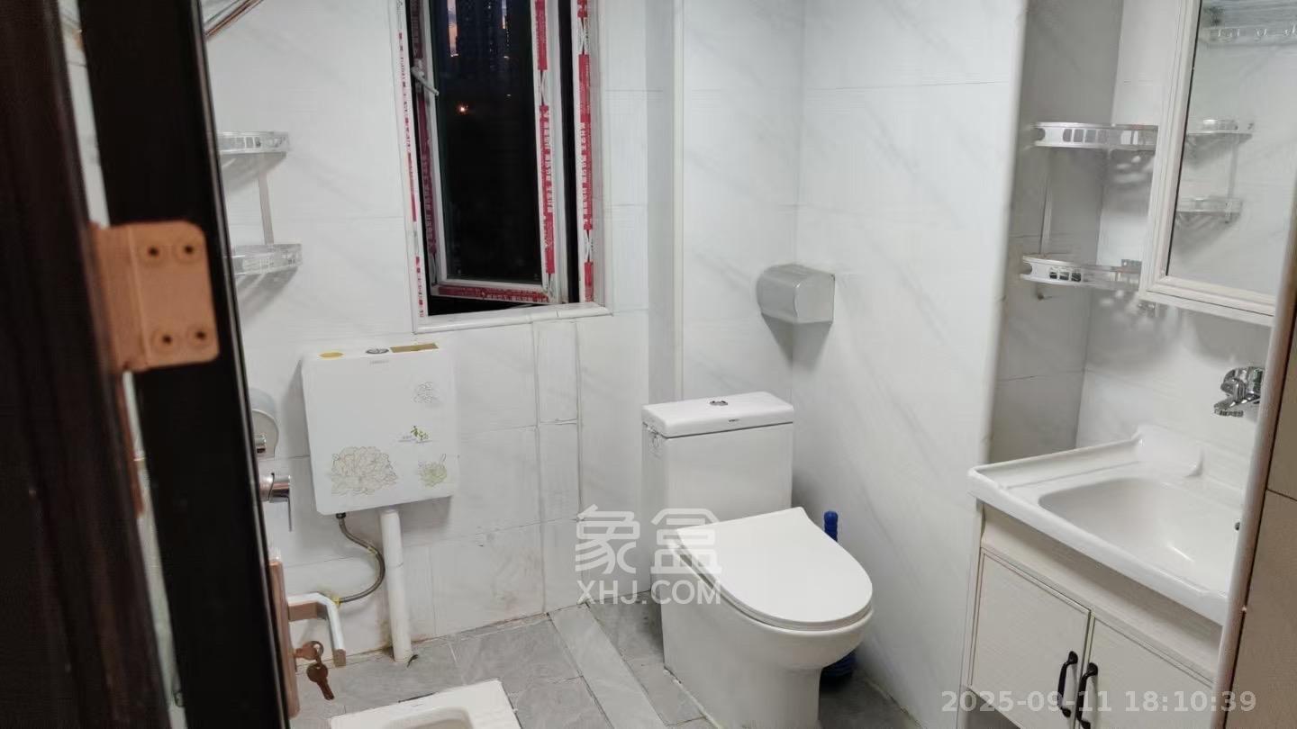 星城新宇川河苑  4室1厅1卫   2500.00元/月室内图