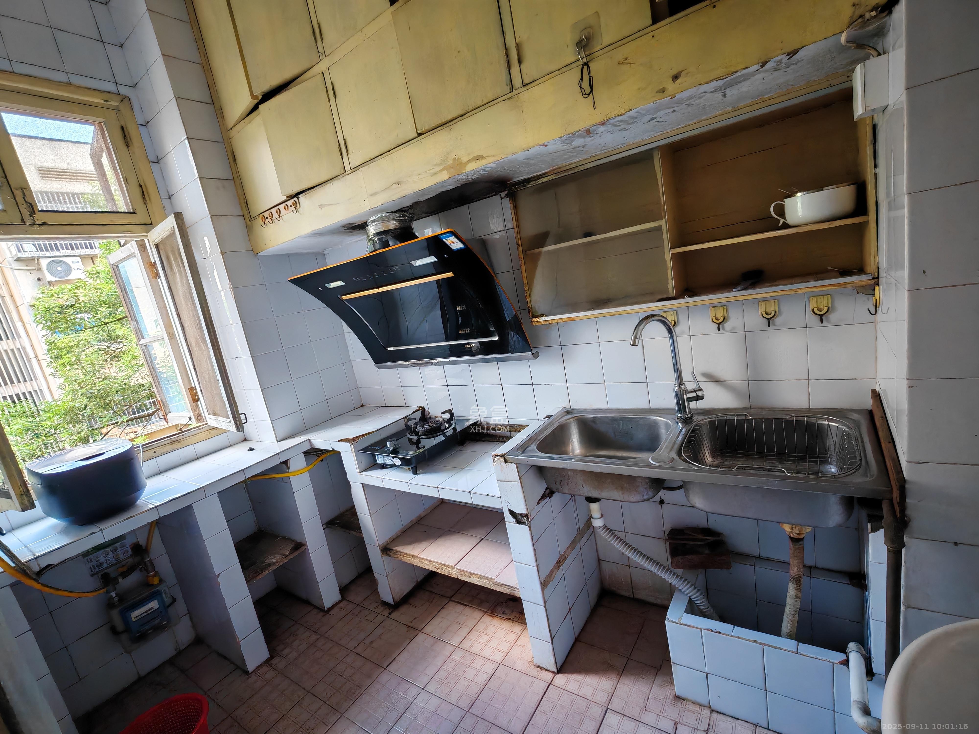 梅岭村 3室1厅1卫 1600.0元/月 梅岭村 3室1厅1卫 1600.0元/月室内图