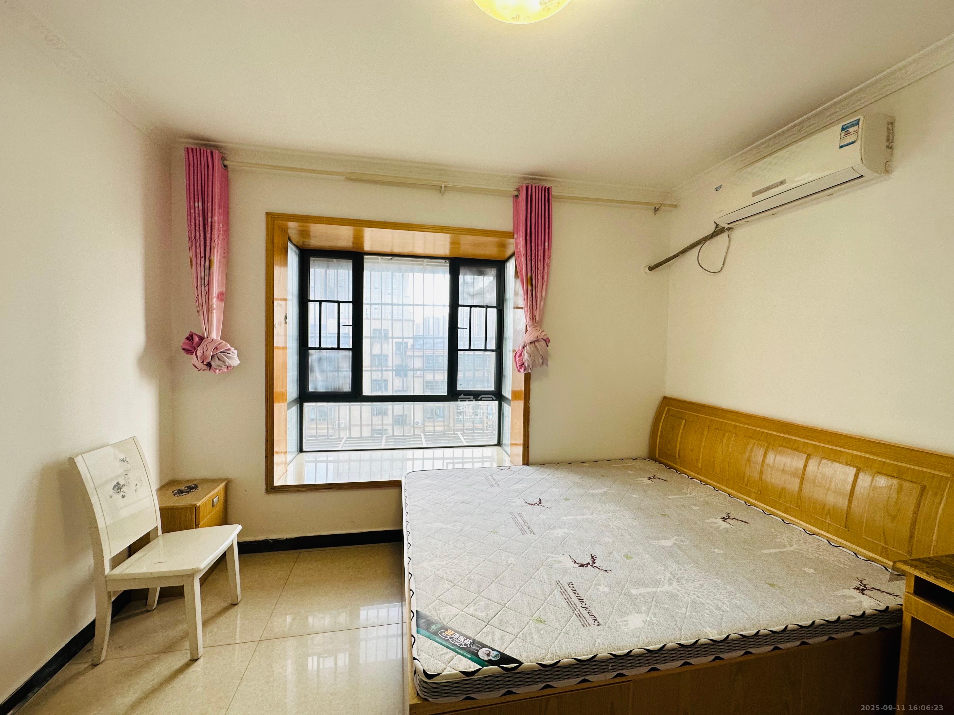 茶山馨苑 3室2厅1卫 2400.0元/月 茶山馨苑 3室2厅1卫 2400.0元/月室内图