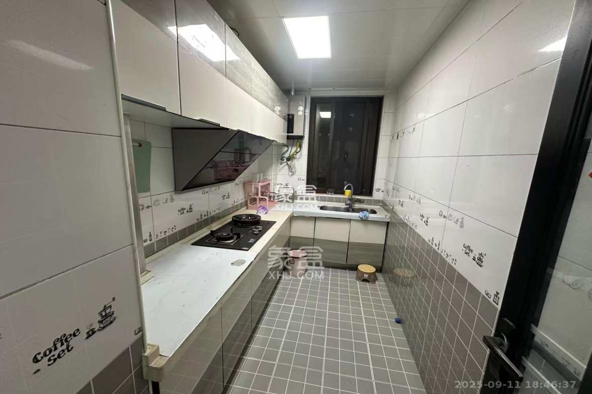 恒大华府  4室2厅1卫    3600.0元/月 恒大华府  4室2厅1卫    3600.0元/月室内图