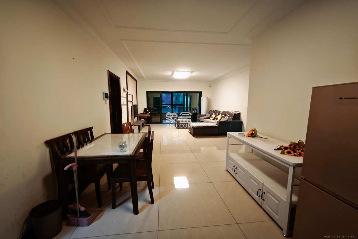 恒大华府  4室2厅1卫    3600.0元/月 恒大华府  4室2厅1卫    3600.0元/月室内图