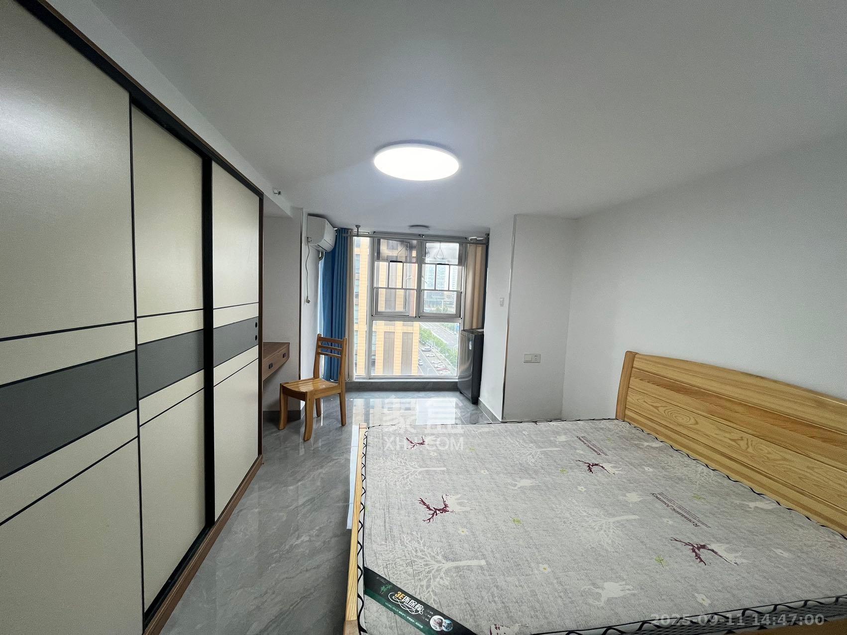 金地中交麓谷香颂(金地中交雅苑)  1室1厅1卫    1300.0元/月