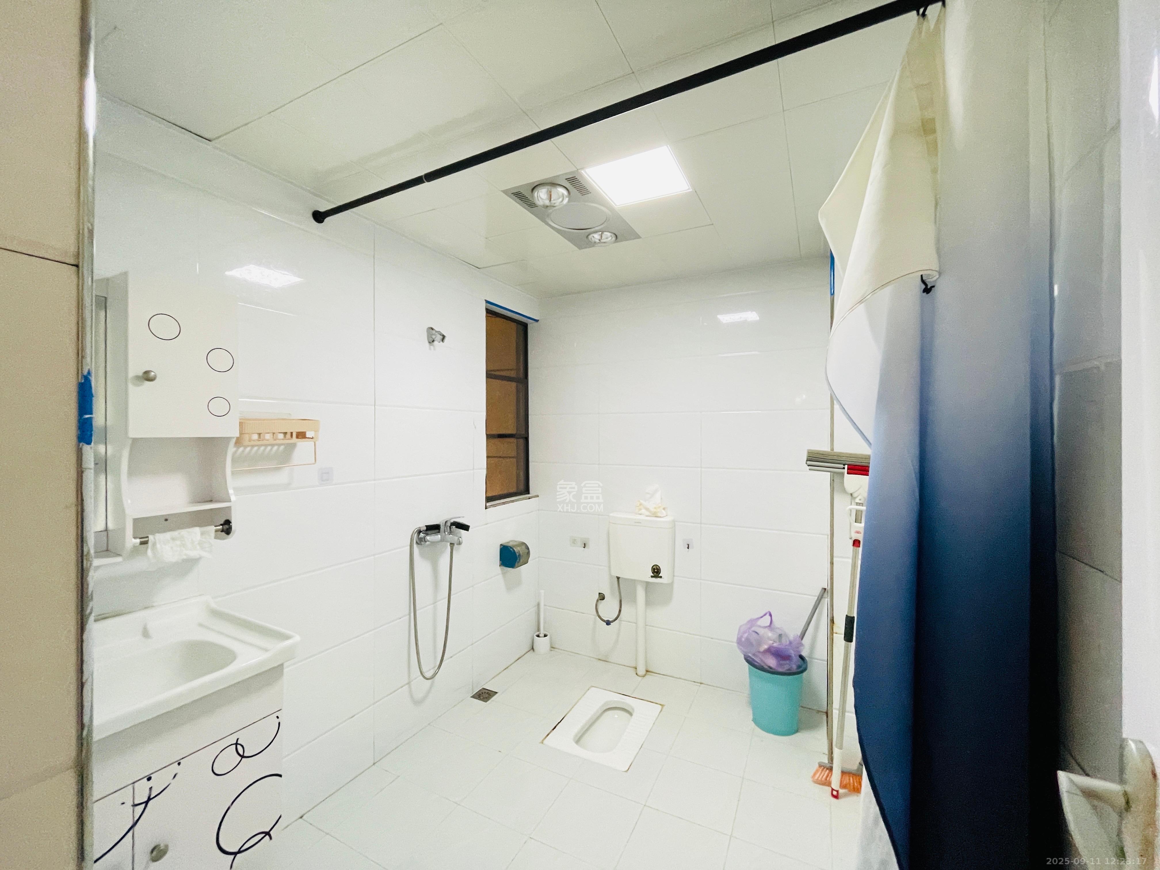 地质家园一、二期(地泰人民公馆) 2室1厅1卫 2700.0元/月 地质家园一、二期(地泰人民公馆) 2室1厅1卫 2700.0元/月室内图