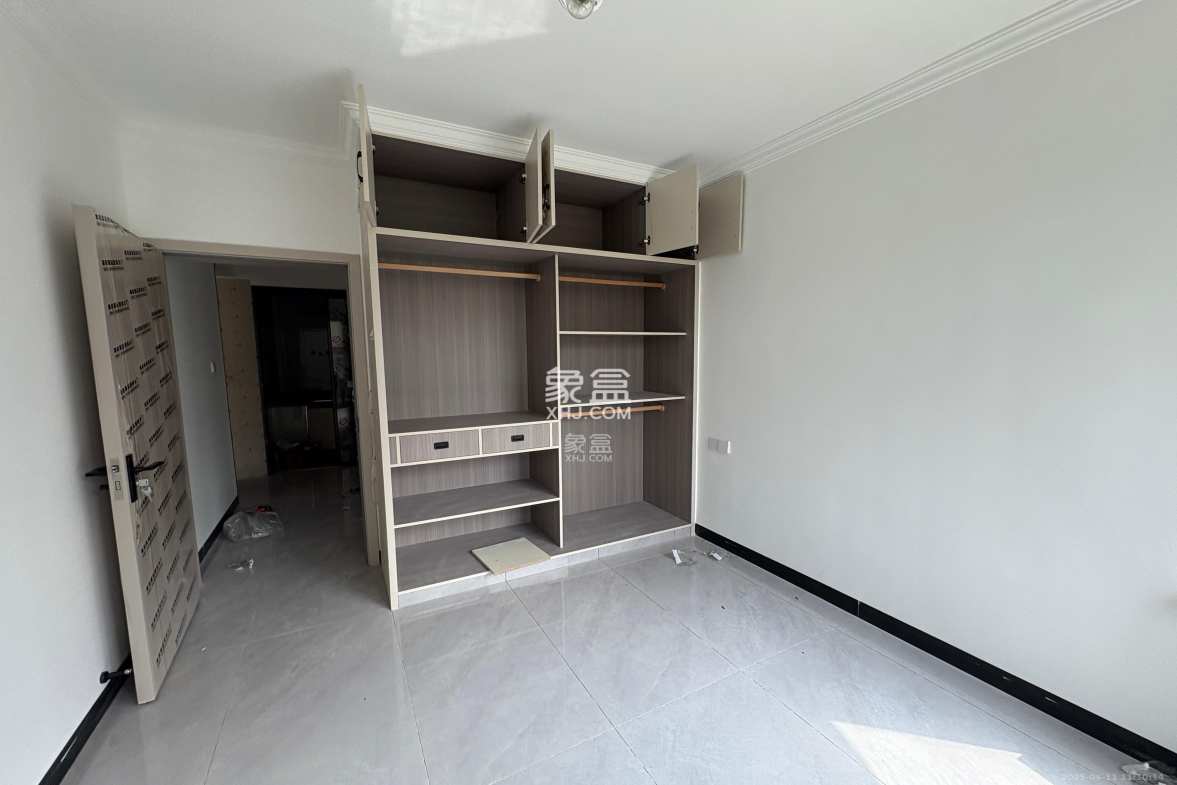 嘉雨东苑  2室1厅1卫    3200.0元/月 嘉雨东苑  2室1厅1卫    3200.0元/月室内图1