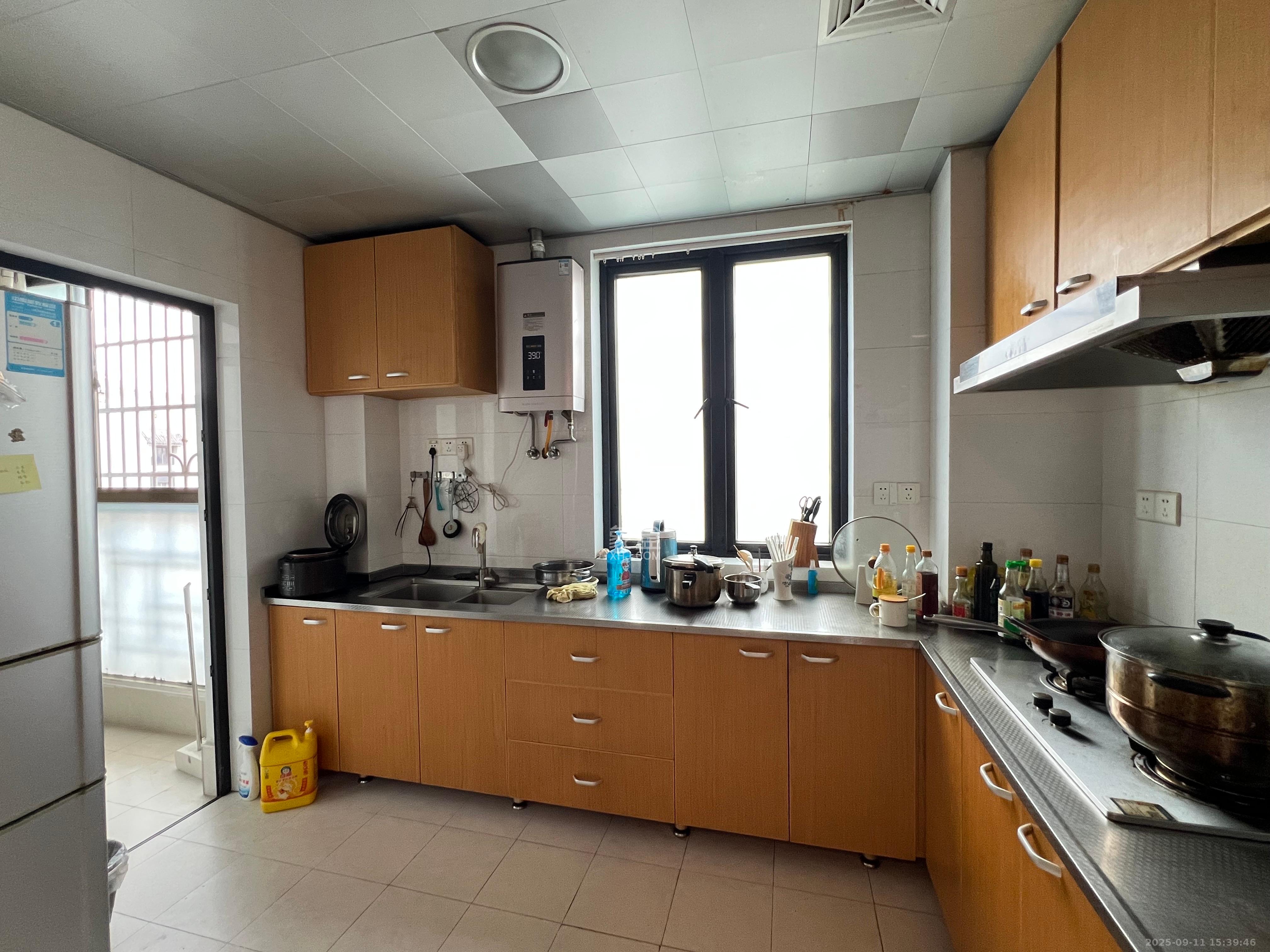 西子湖畔沃府 3室2厅2卫 3200.0元/月 西子湖畔沃府 3室2厅2卫 3200.0元/月室内图