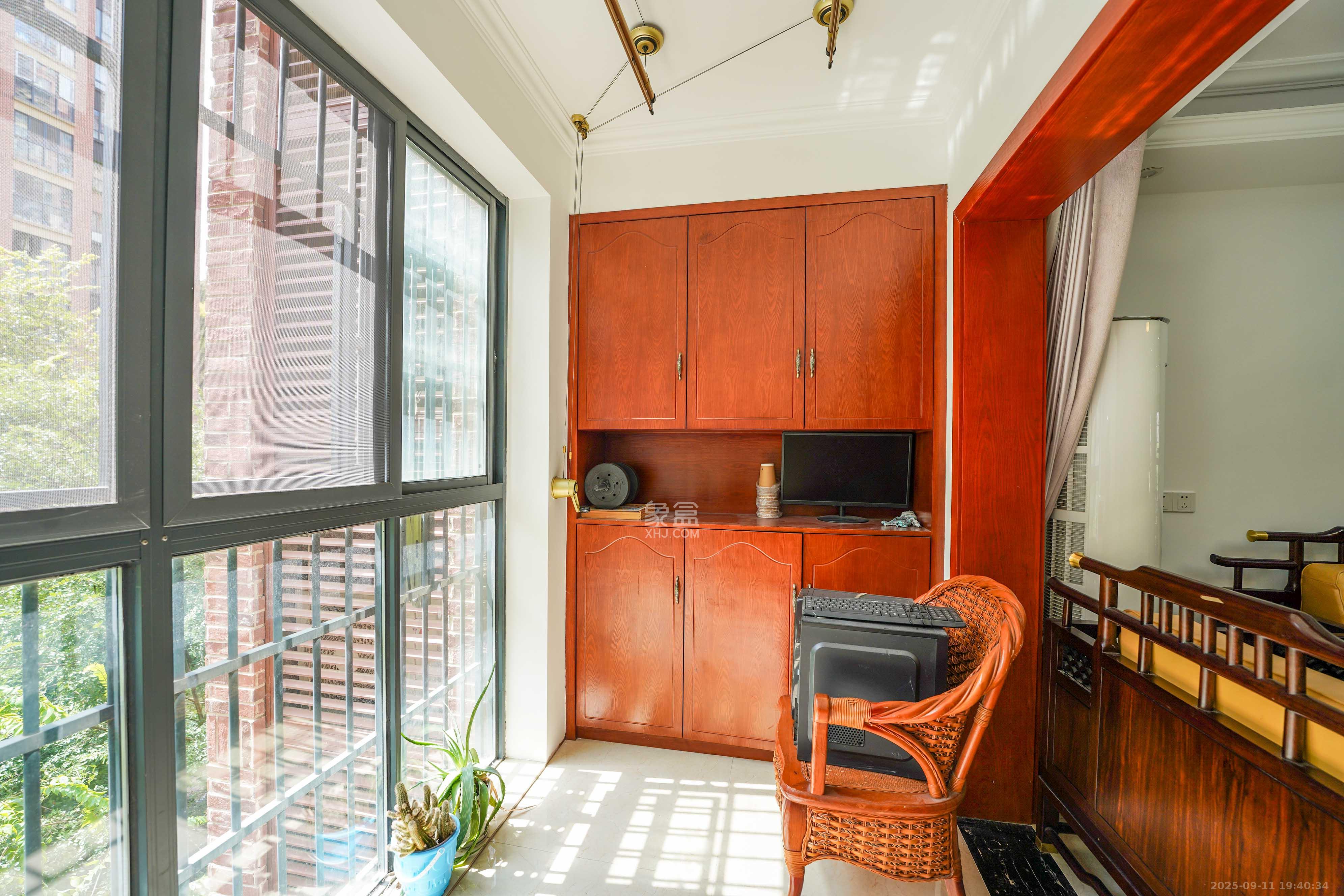 哈佛小镇（五矿哈佛小镇）  3室2厅2卫    85.8万阳台