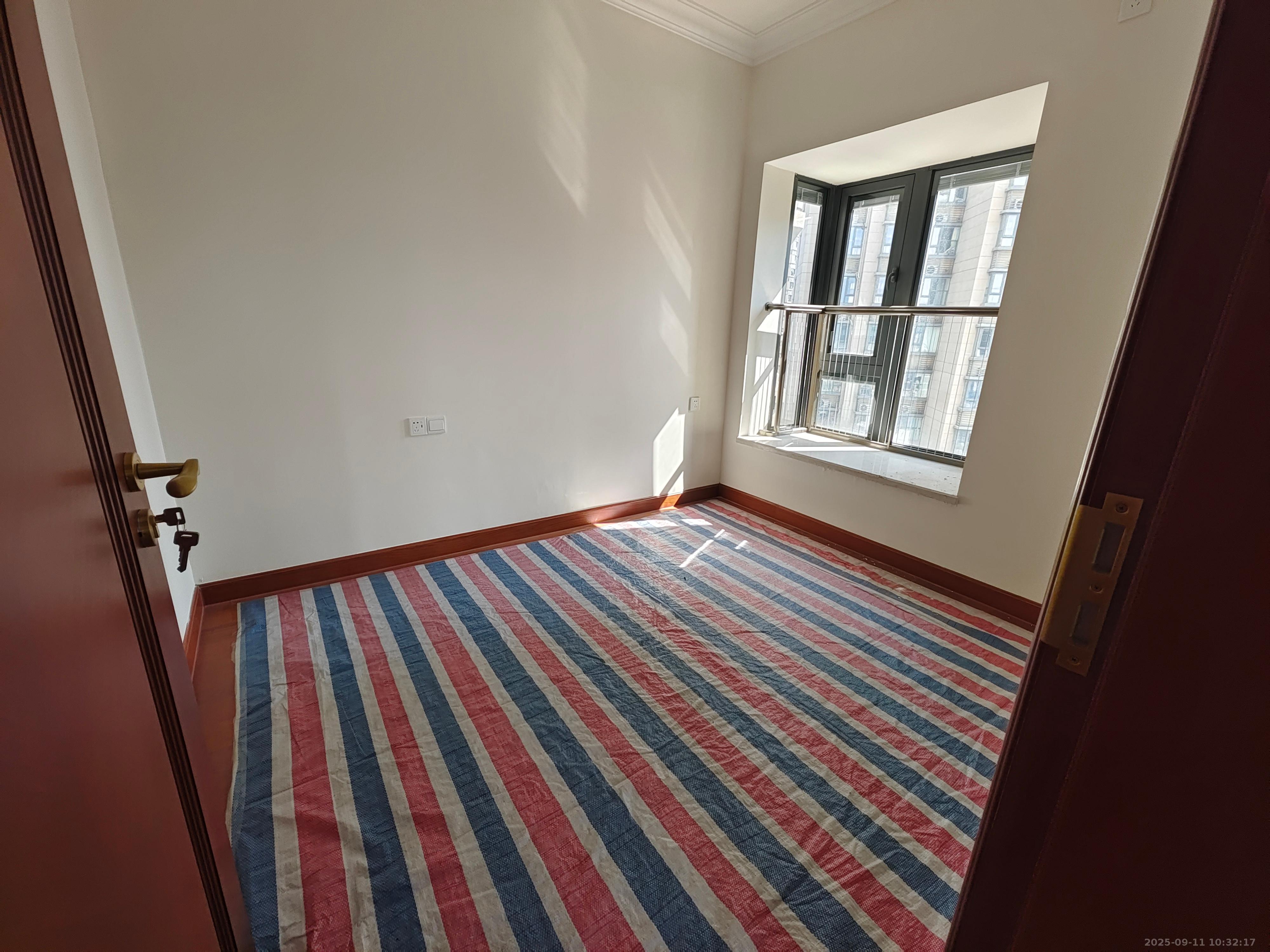 恒大华府 3室2厅2卫 1800.0元/月 恒大华府 3室2厅2卫 1800.0元/月室内图