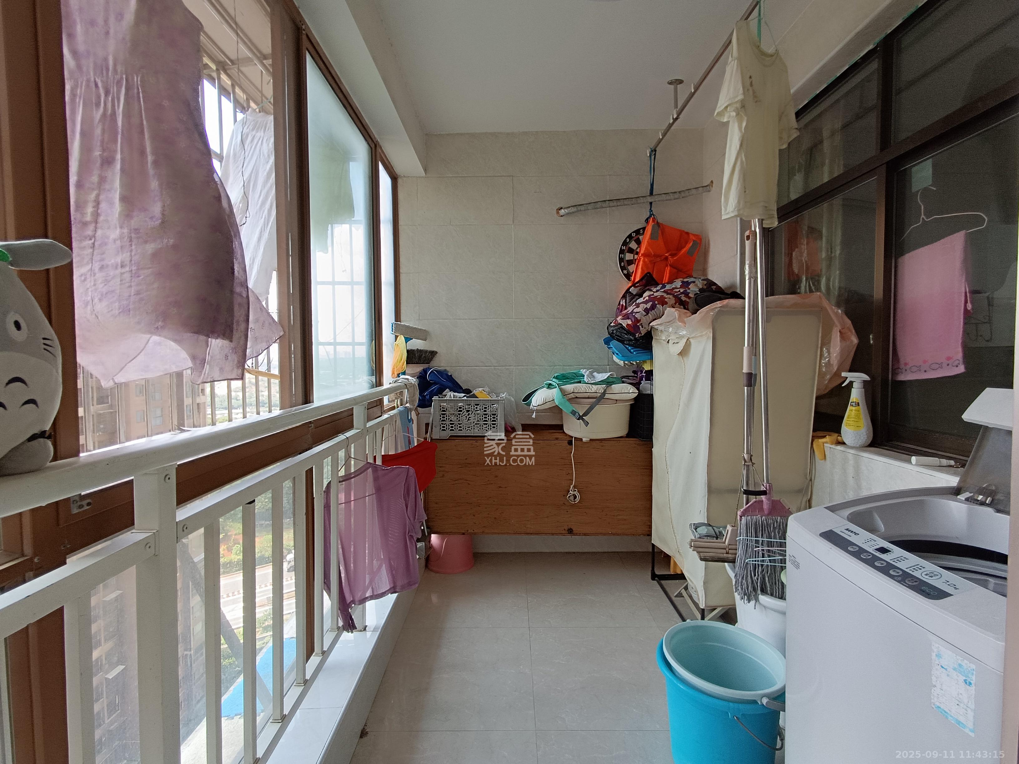 锑都家园  3室2厅1卫   2500.00元/月室内图