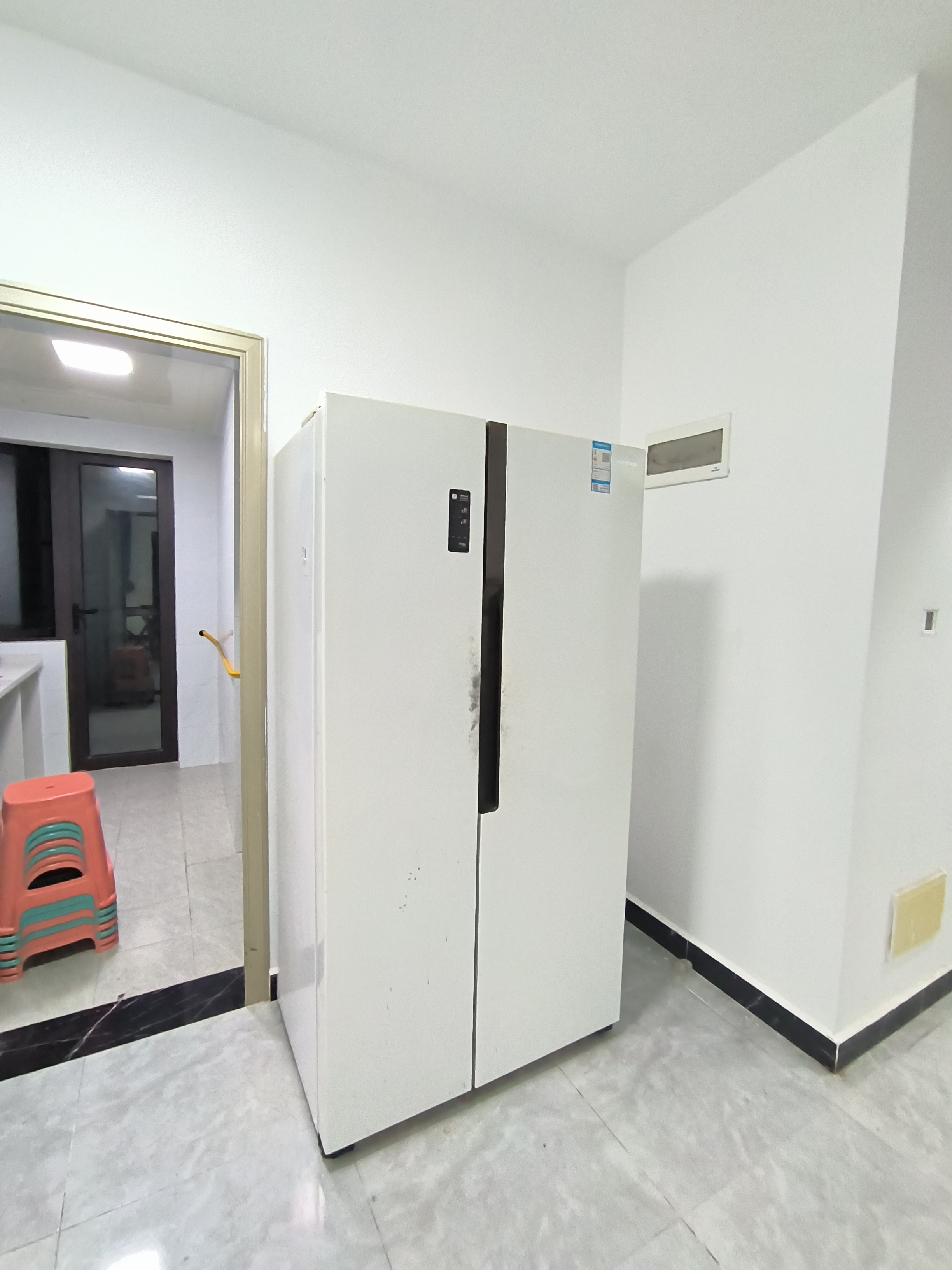 坡博家园一区  4室2厅2卫   2700.00元/月室内图