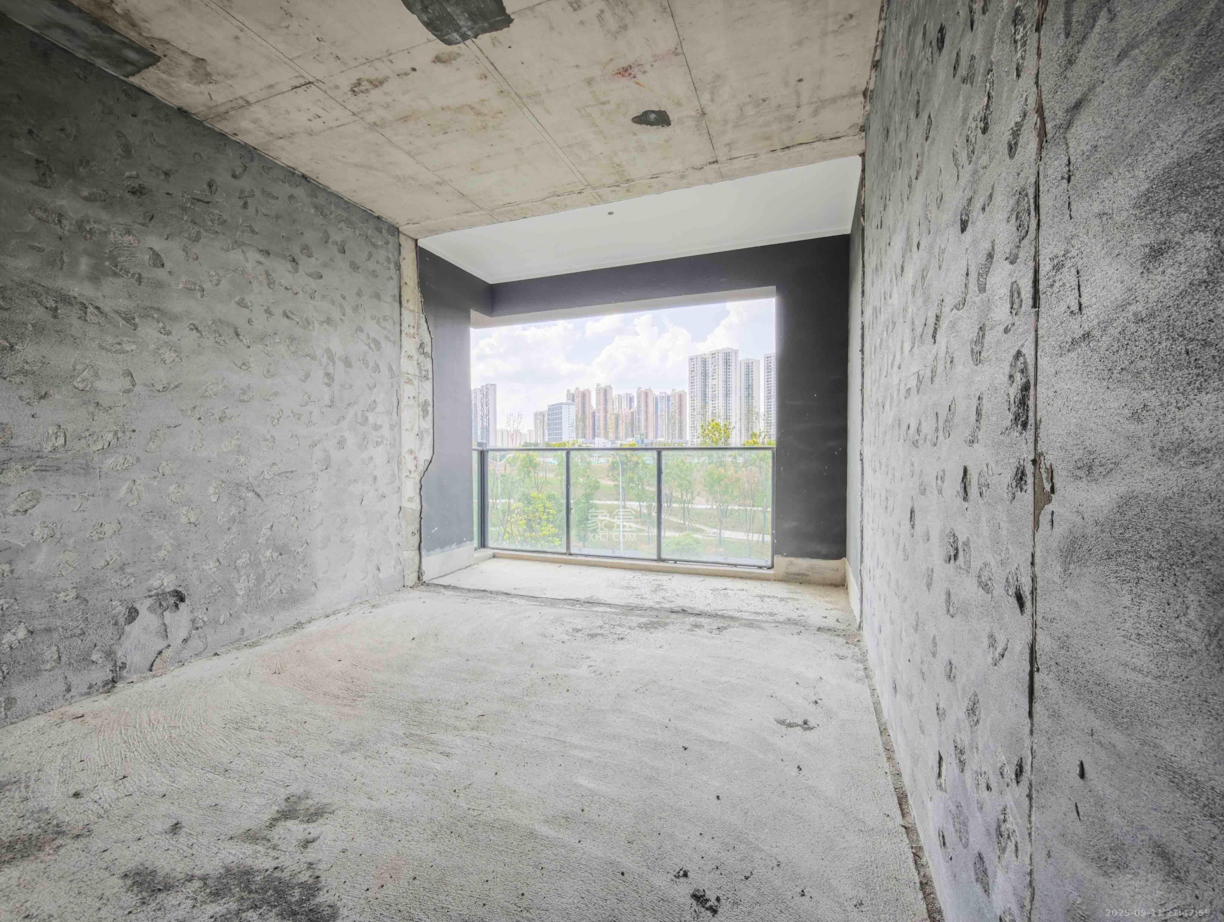 新城明昱东方 6室2厅3卫 408.0万 新城明昱东方 6室2厅3卫 408.0万卧室