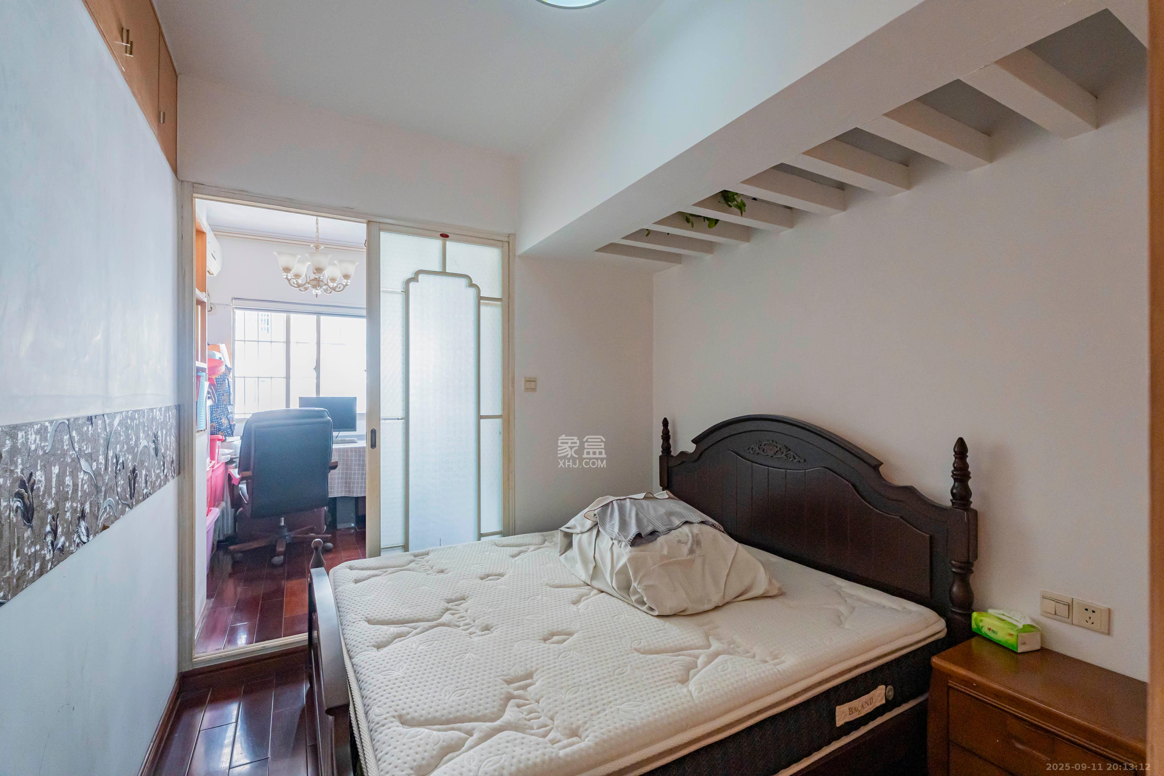 兴汉大厦 4室2厅2卫 128.0万 兴汉大厦 4室2厅2卫 128.0万卧室