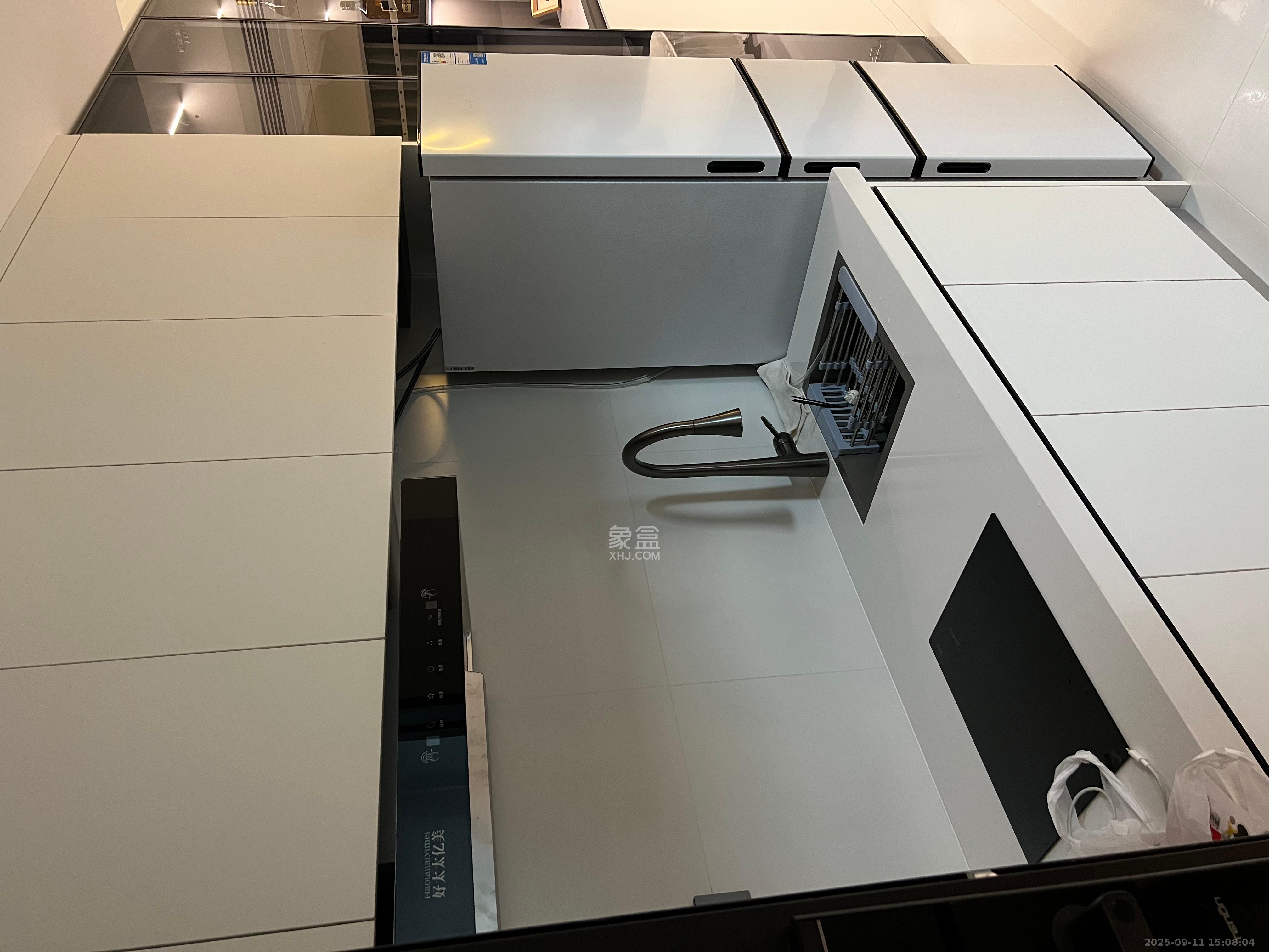 华润置地中心 1室1厅1卫 2500.0元/月 华润置地中心 1室1厅1卫 2500.0元/月室内图