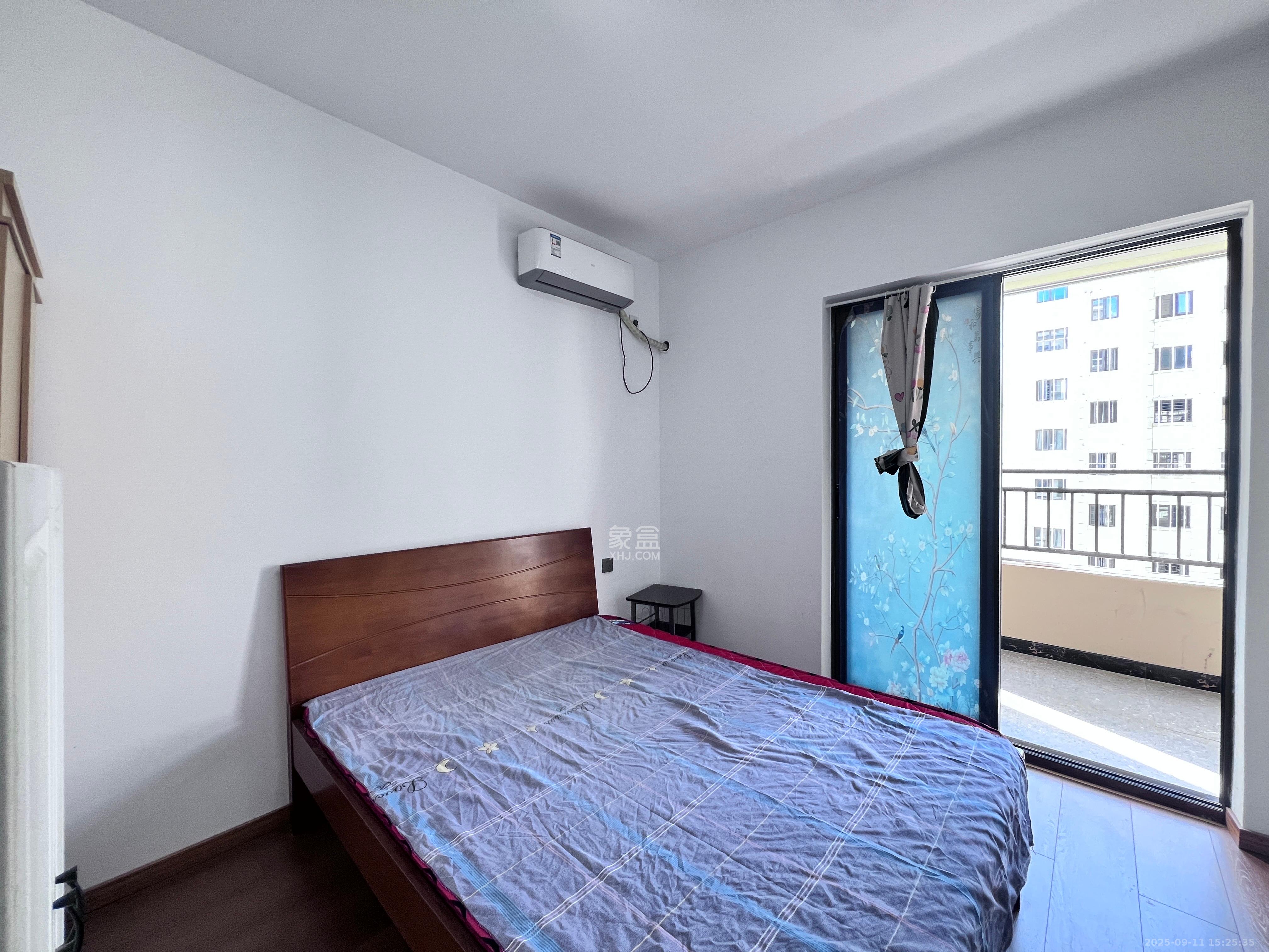 中梁星都荟  4室2厅2卫    2300.0元/月室内图