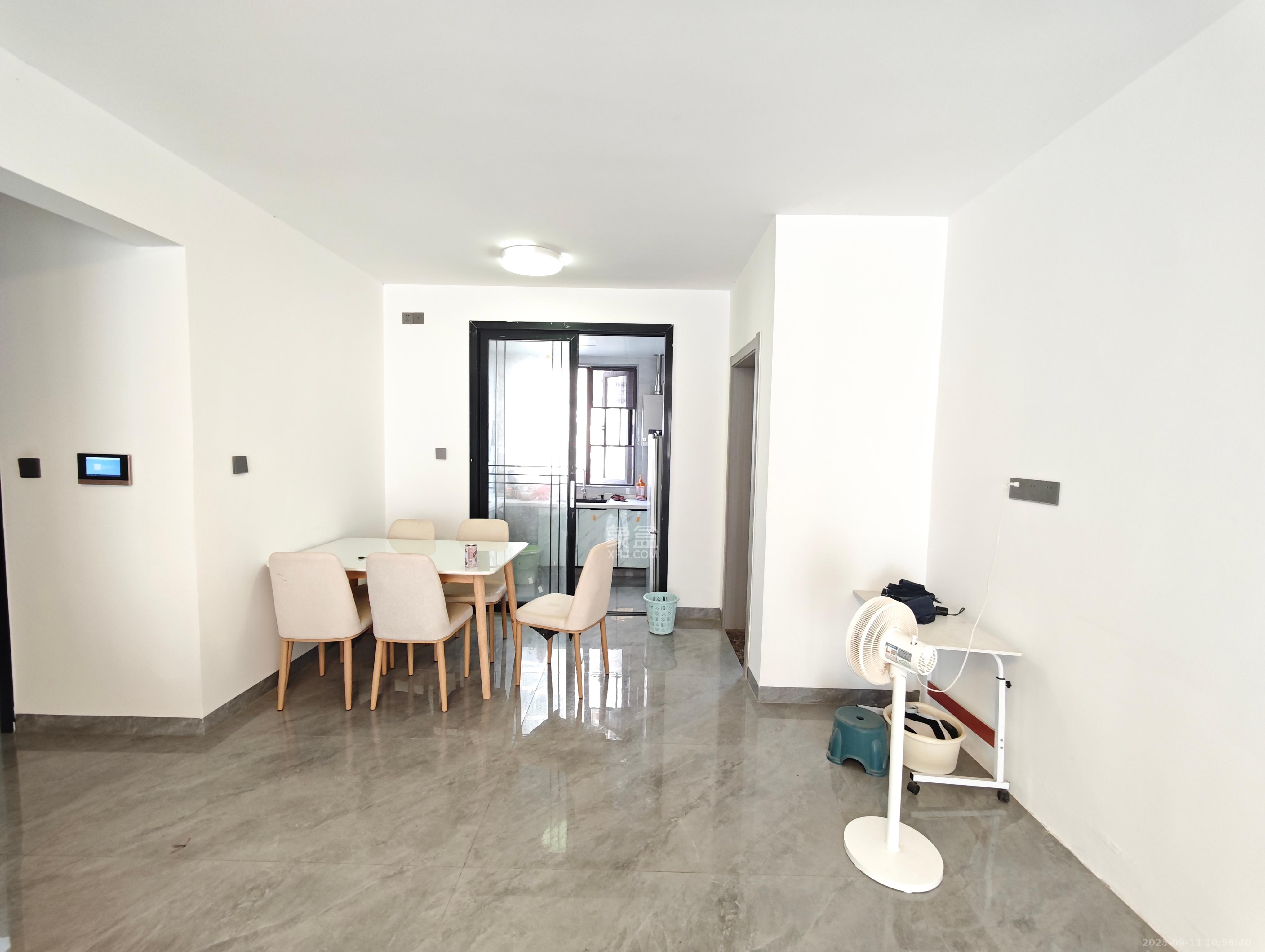 美的翰城 3室2厅2卫 1900.0元/月 美的翰城 3室2厅2卫 1900.0元/月室内图