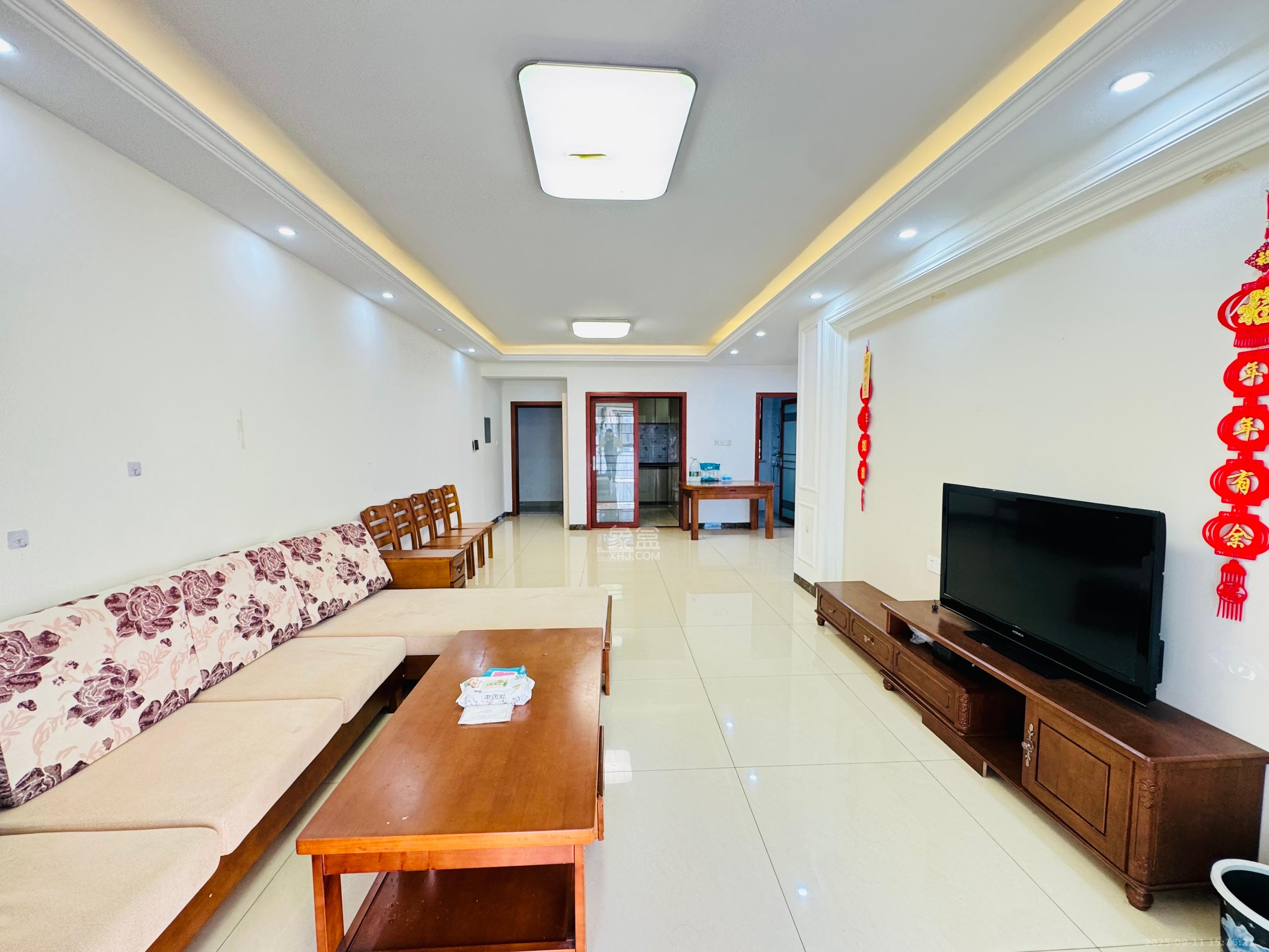 振业城二期 3室2厅2卫 3200.0元/月 振业城二期 3室2厅2卫 3200.0元/月室内图