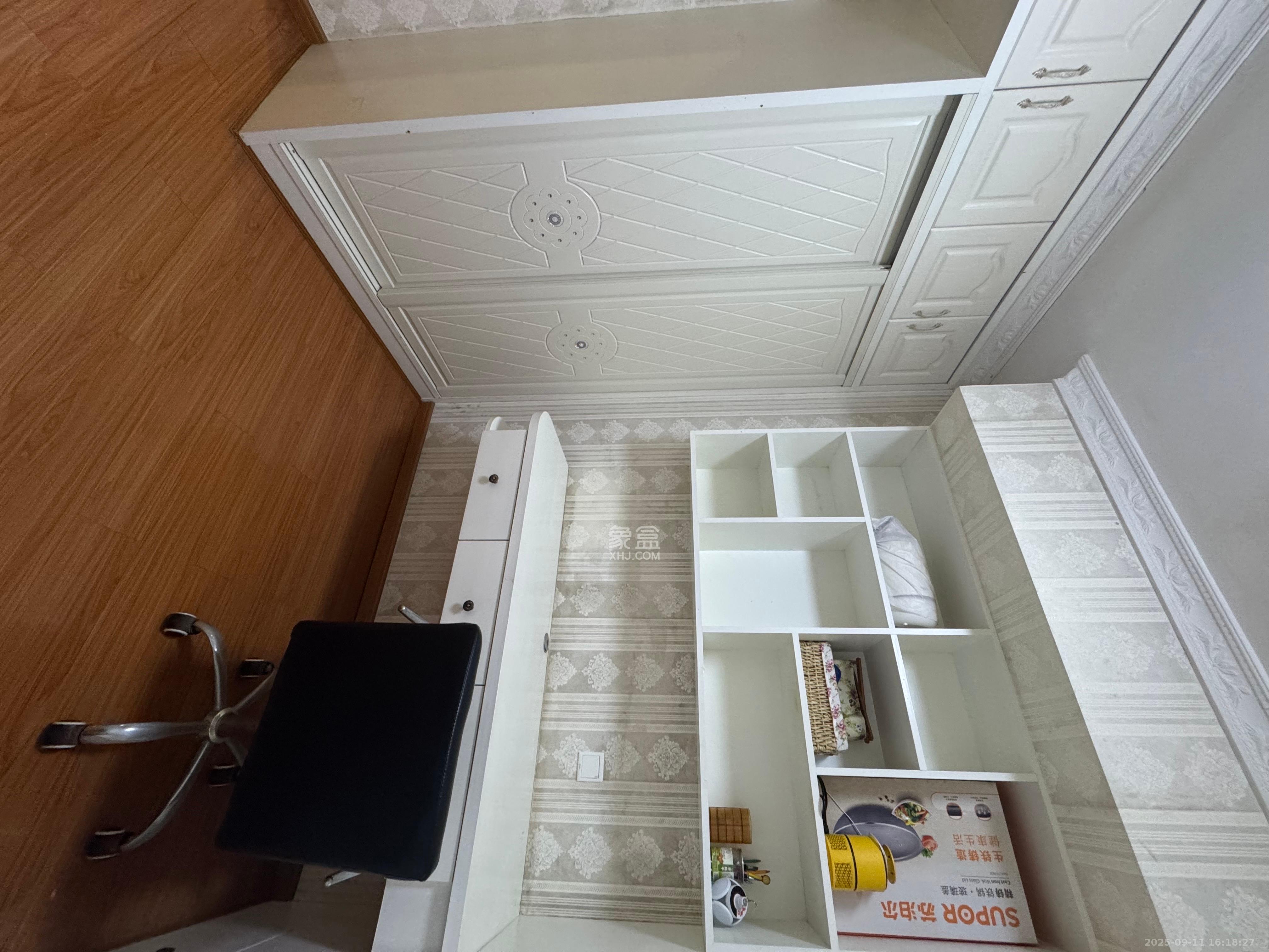 新城国际花都 3室2厅1卫 2100.0元/月 新城国际花都 3室2厅1卫 2100.0元/月室内图