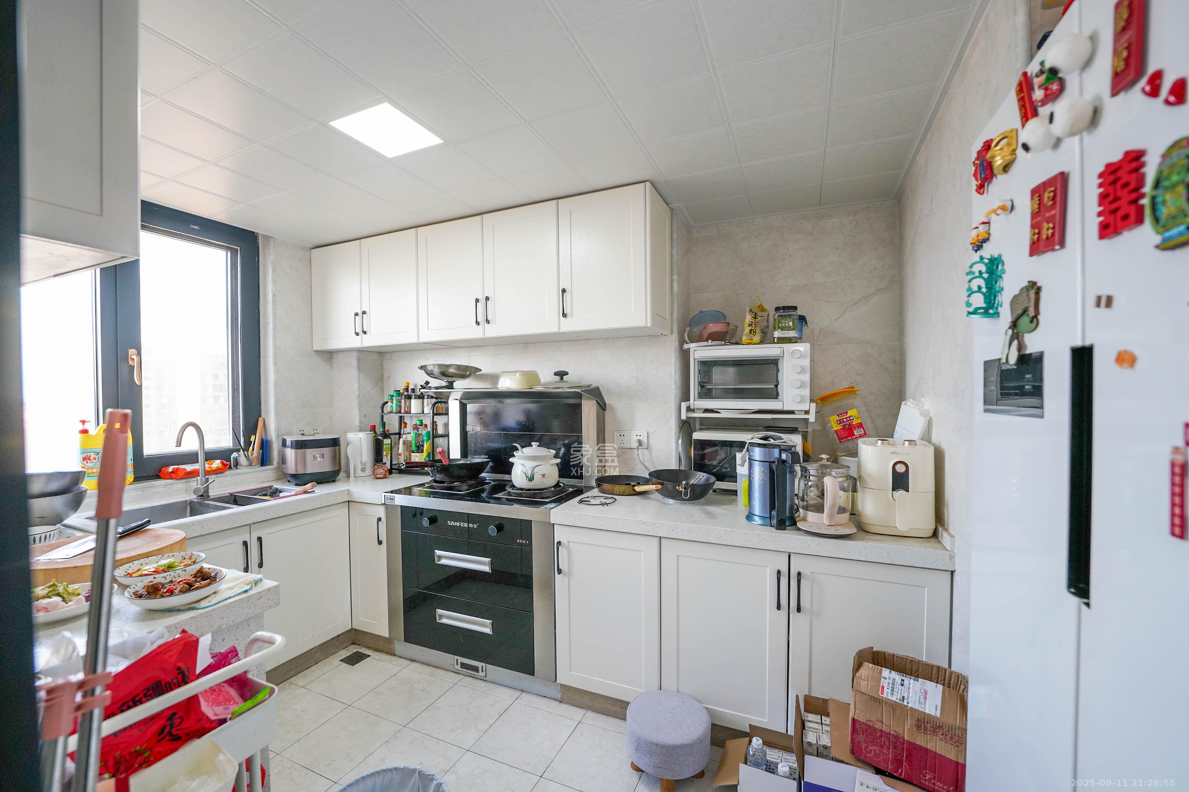 鑫天格林香山  2室2厅1卫    49.0万 鑫天格林香山  2室2厅1卫    49.0万厨房