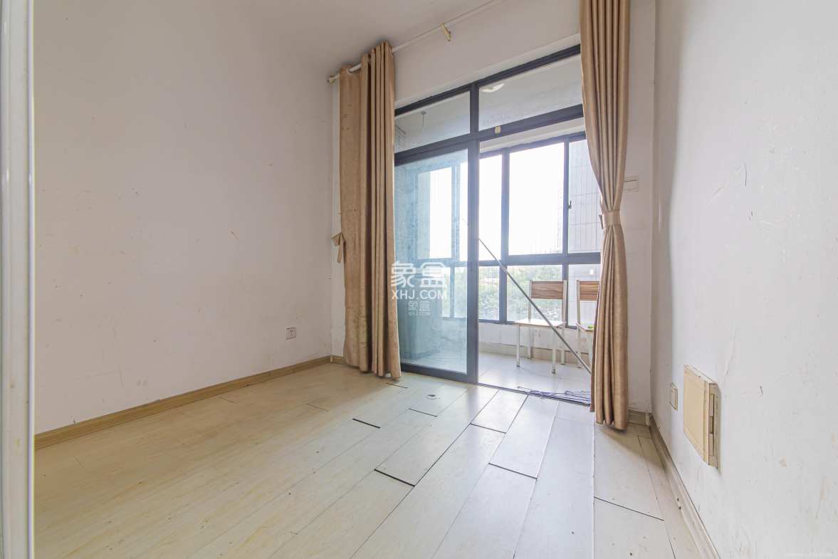 中信城市广场(中信新城一期)  1室2厅1卫    66.0万 中信城市广场(中信新城一期)  1室2厅1卫    66.0万卧室