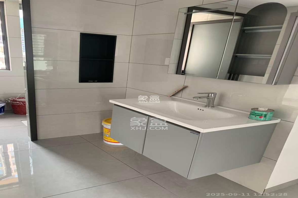 远洋红星天铂一期 4室2厅2卫 2900.0元/月 远洋红星天铂一期 4室2厅2卫 2900.0元/月室内图