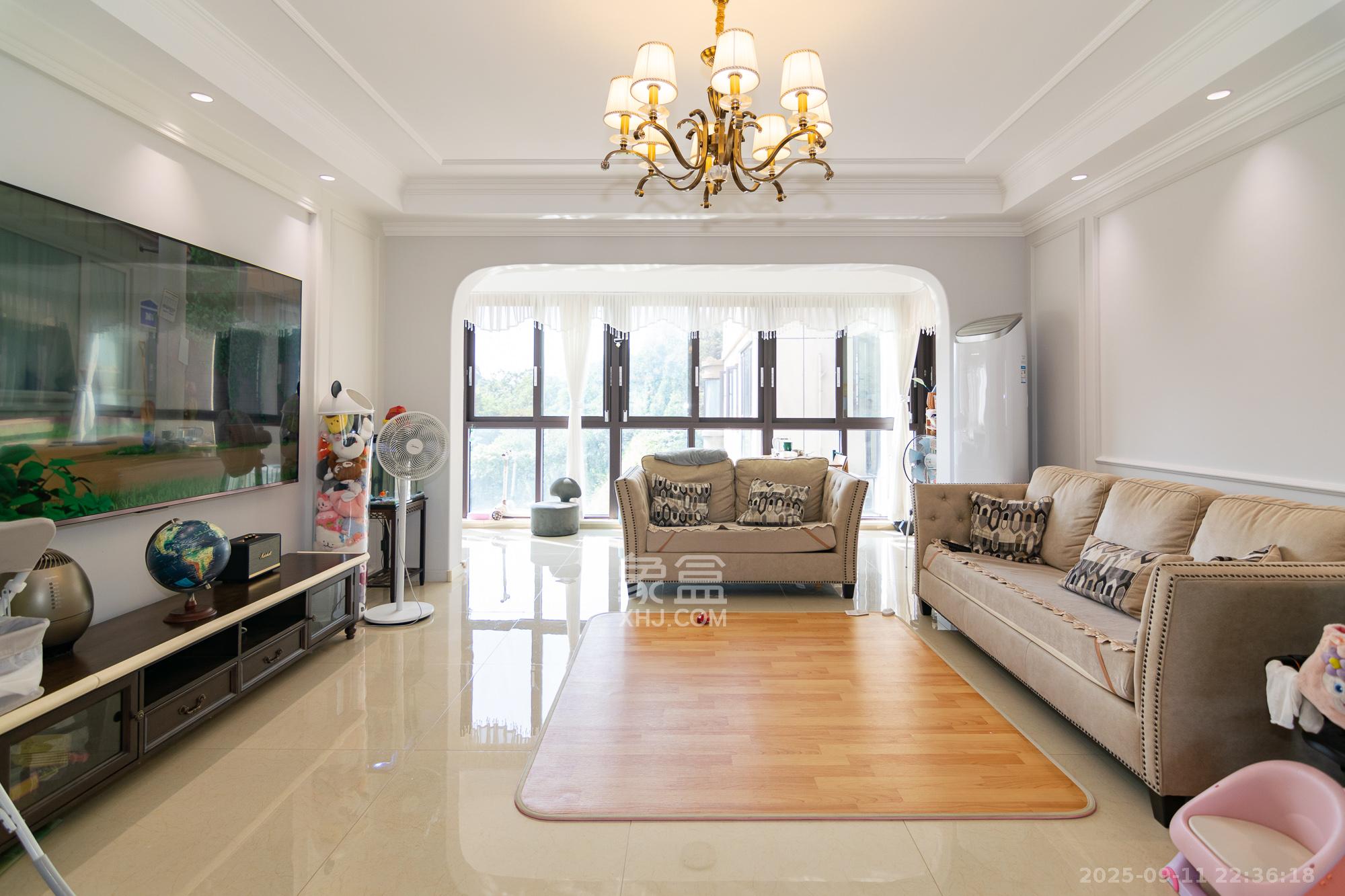 润和谷山郡(悦禧山庄水榭花都)  5室3厅2卫    145.0万 润和谷山郡(悦禧山庄水榭花都)  5室3厅2卫    145.0万客厅