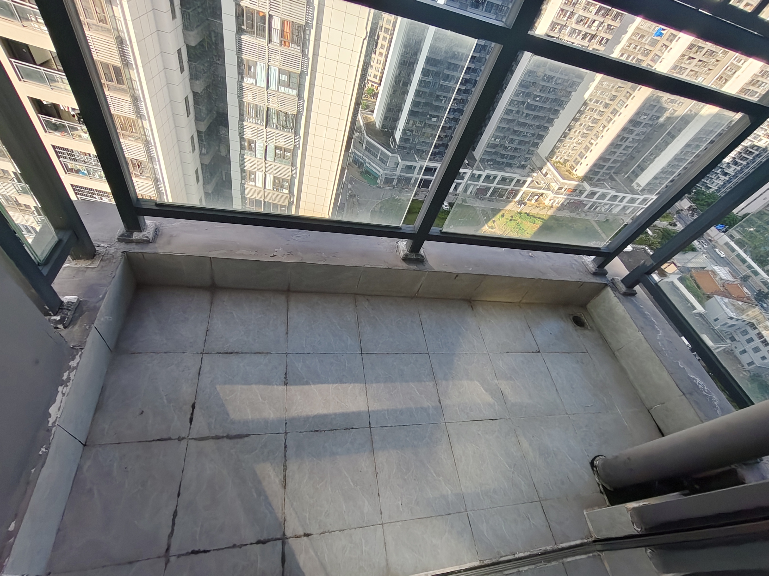 坡博家园三区  2室2厅1卫   2800.00元/月室内图