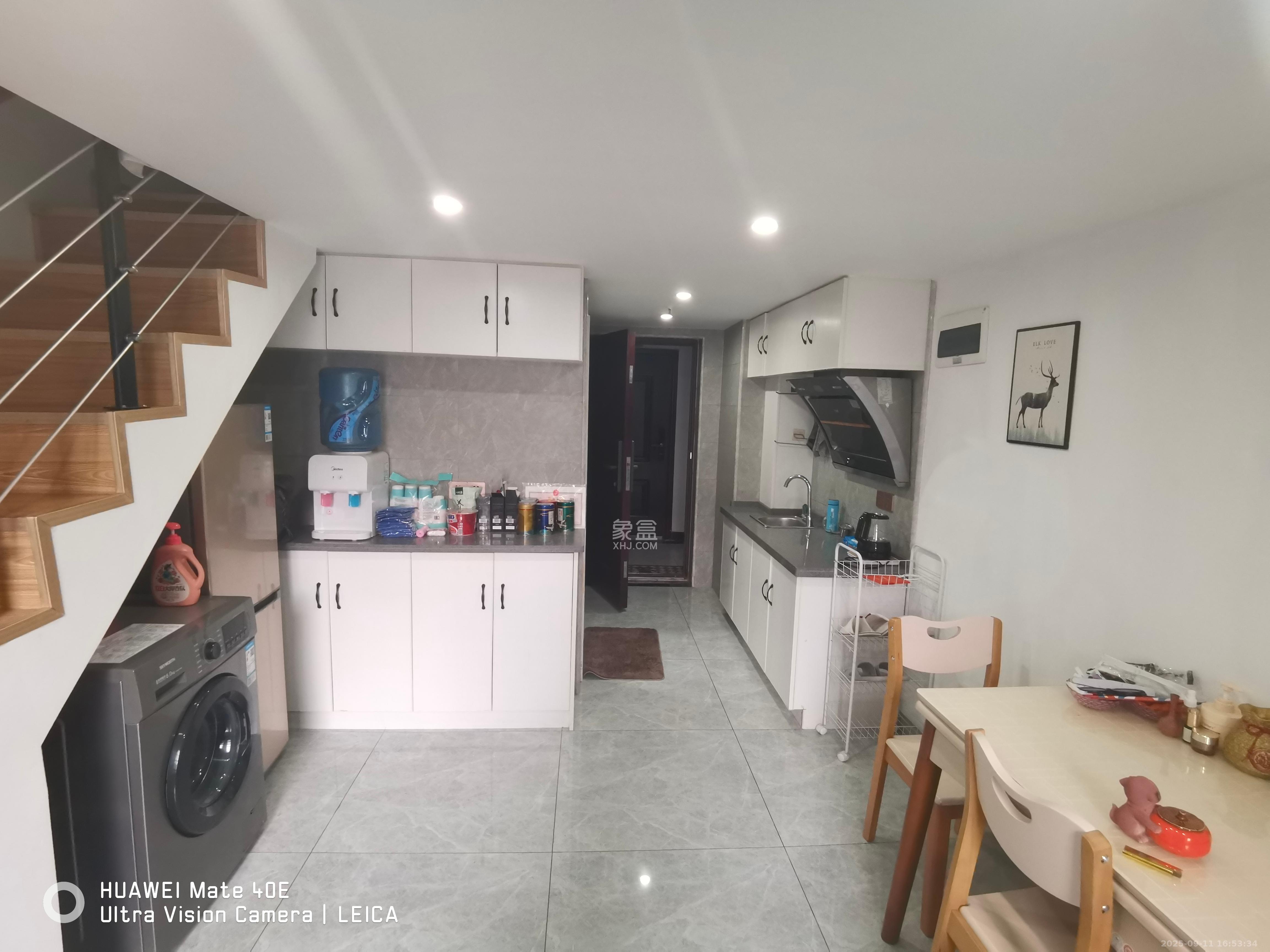 裕天国际商汇中心 1室1厅1卫 1700.0元/月 裕天国际商汇中心 1室1厅1卫 1700.0元/月室内图