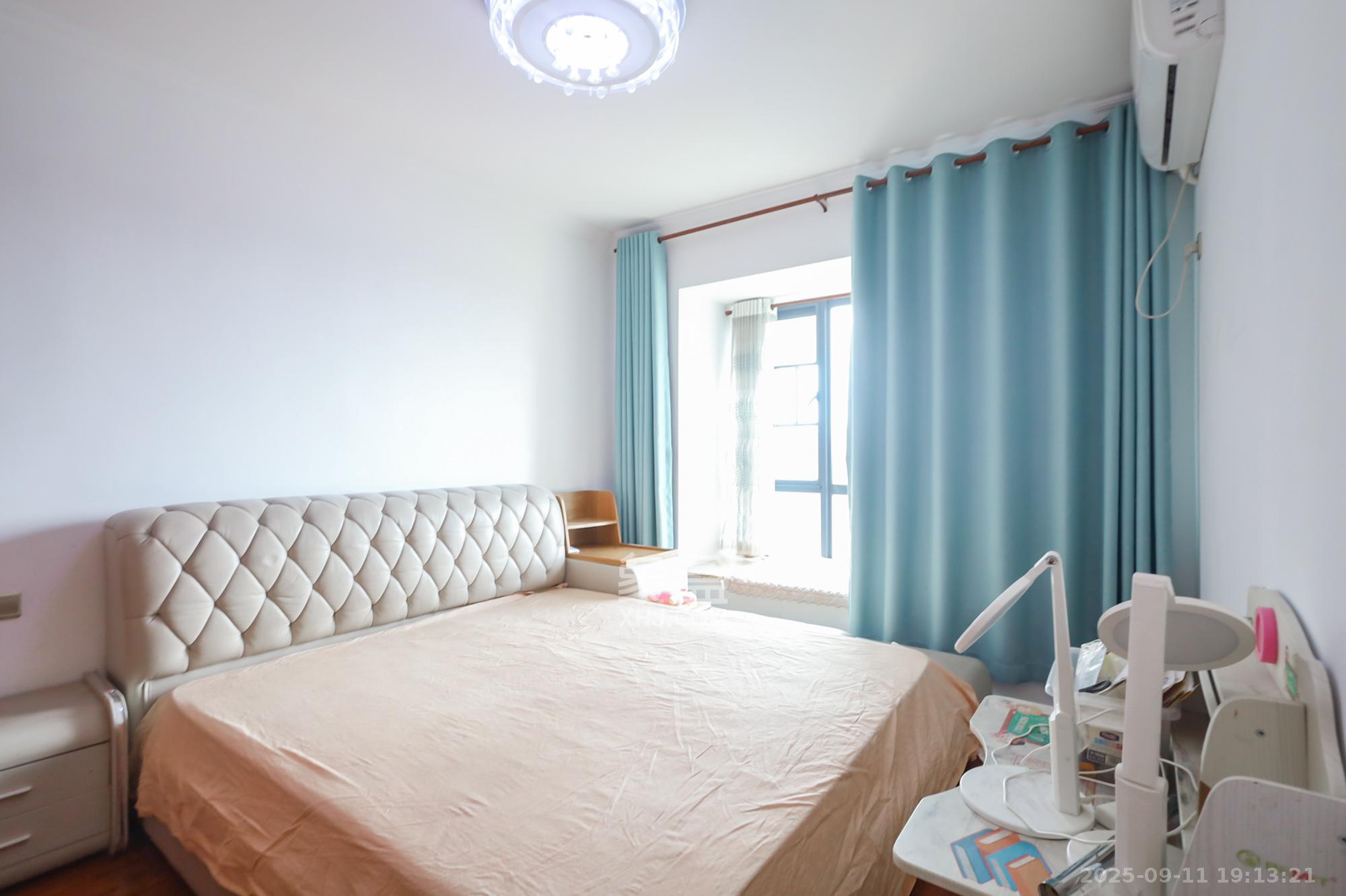 兰亭都荟（璟峰苑）  3室2厅1卫    110.0万卧室