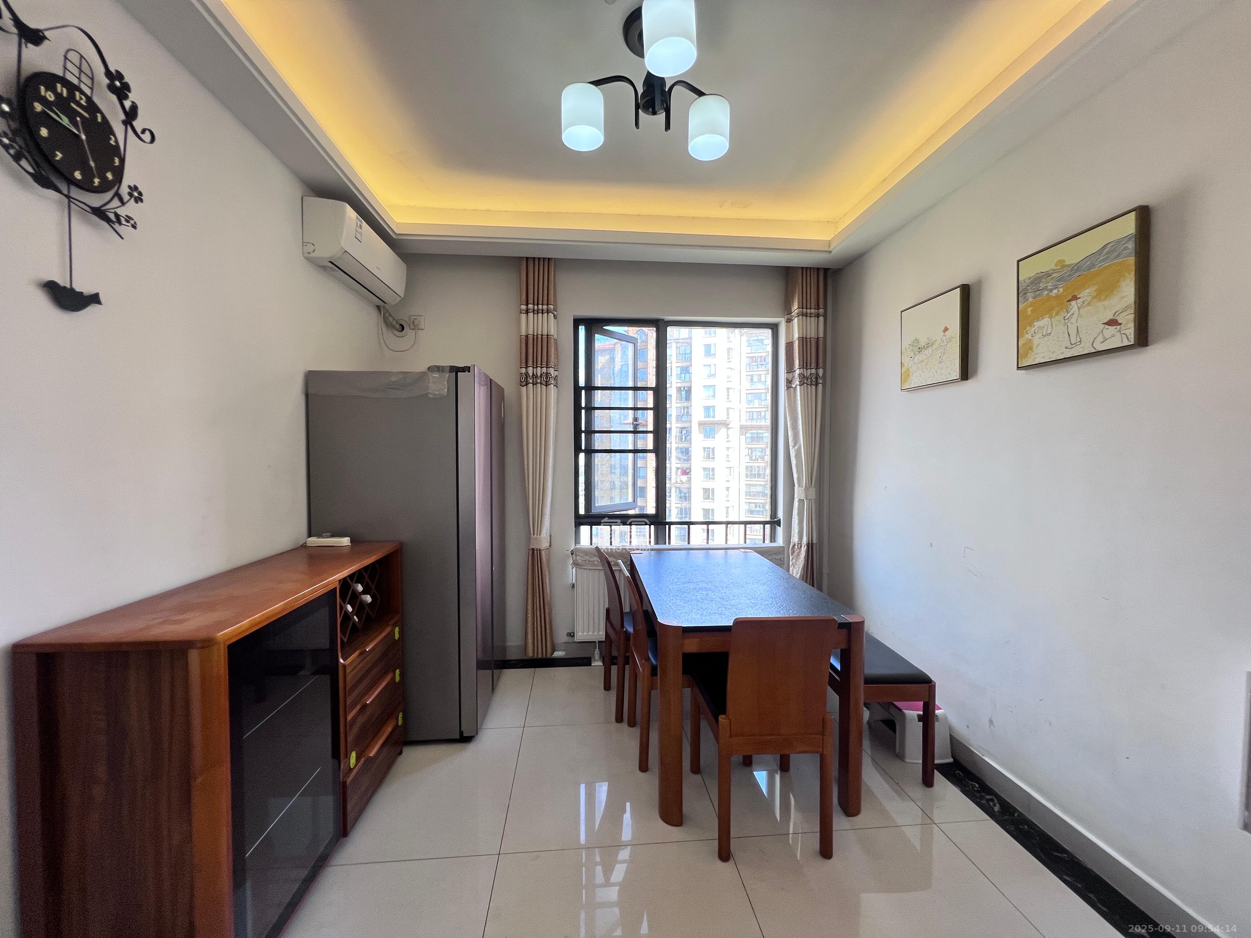 珠江郦城公园1号  3室2厅2卫    2900.0元/月室内图