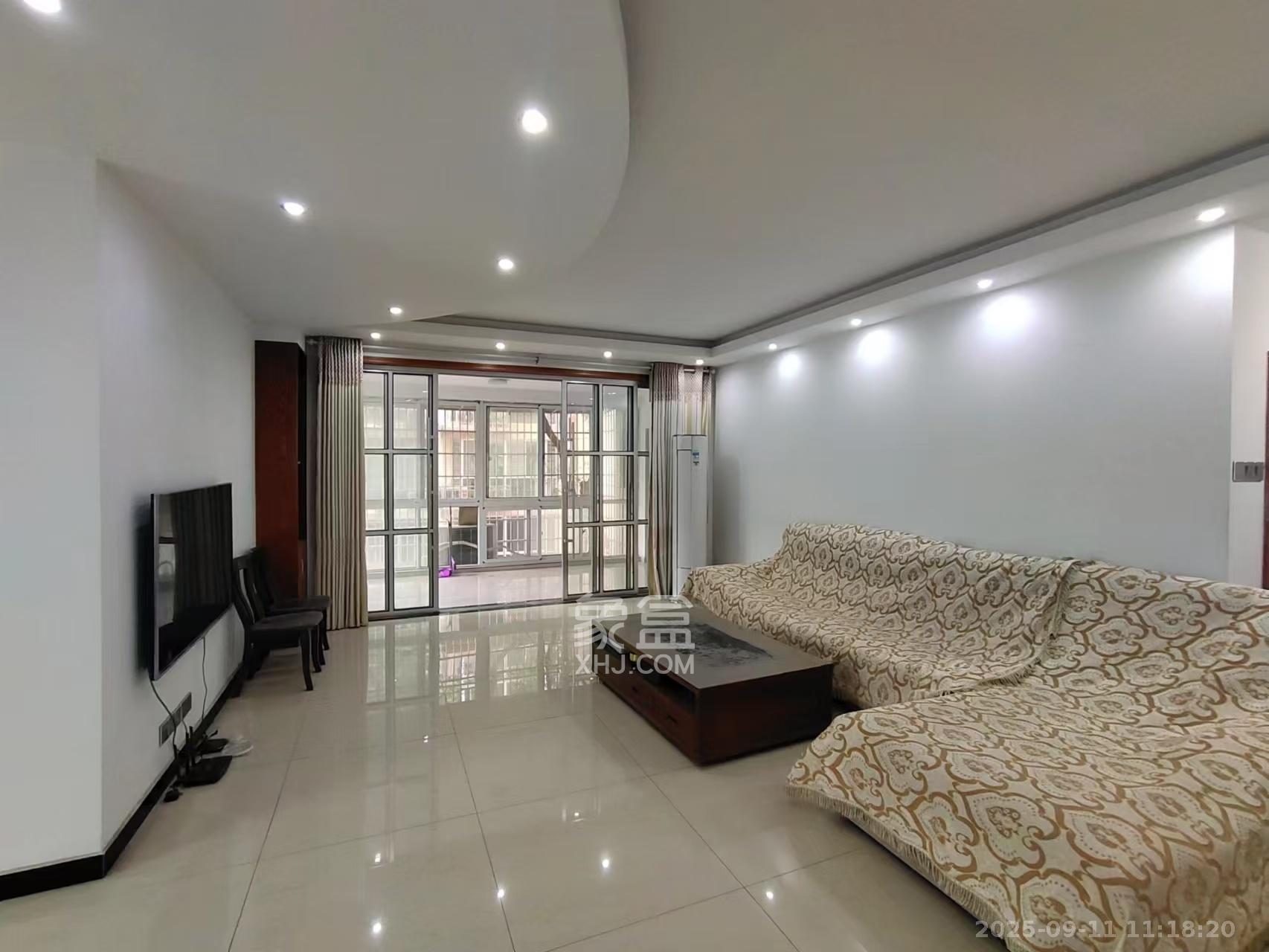 警备区西院  3室2厅2卫    3200.0元/月室内图