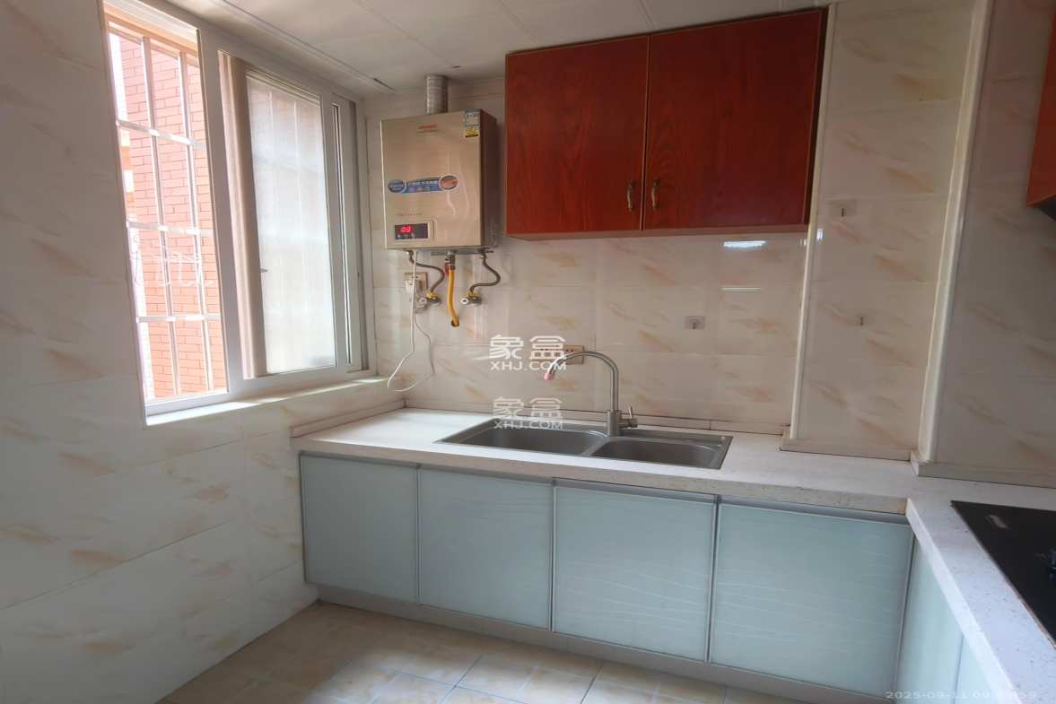 和润园一、二期 2室0厅0卫 1800.0元/月 和润园一、二期 2室0厅0卫 1800.0元/月室内图