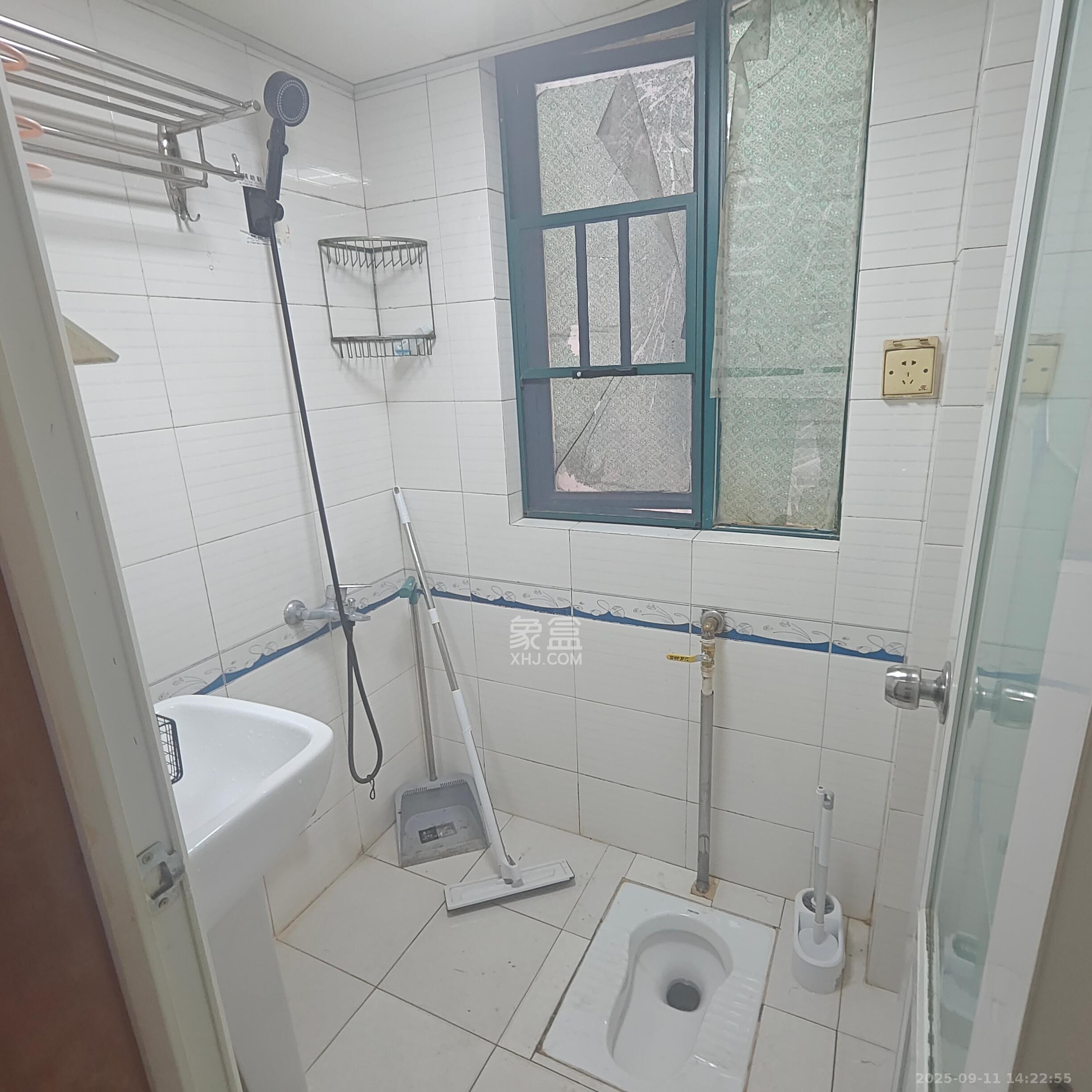 东方新城  3室1厅1卫    2299.0元/月 东方新城  3室1厅1卫    2299.0元/月室内图